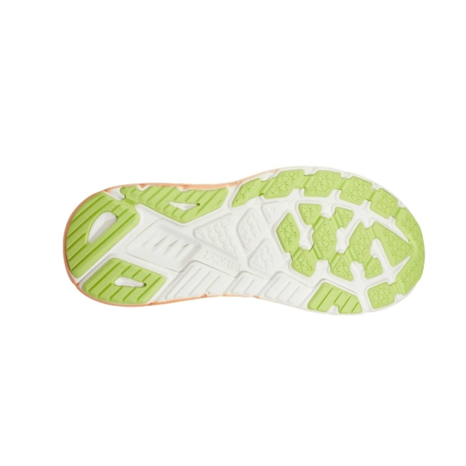 Women's Arahi 7 Running Shoes In Papaya/coral