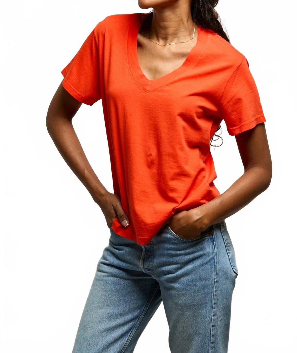 Hendrix V-Neck Tee In Tomato