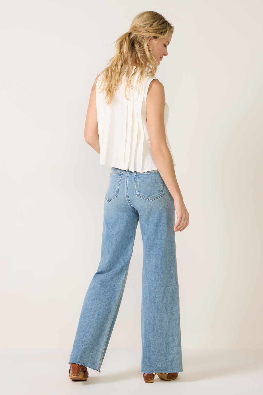 Women's Anessa 31' w/ Twisted Outseam Jeans