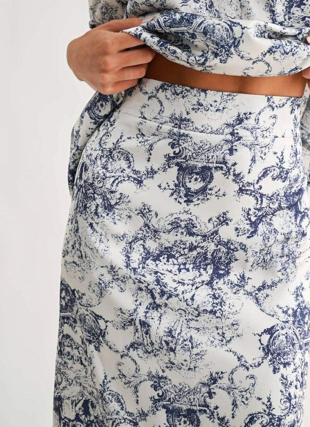 Jareth Midi Skirt In Navy