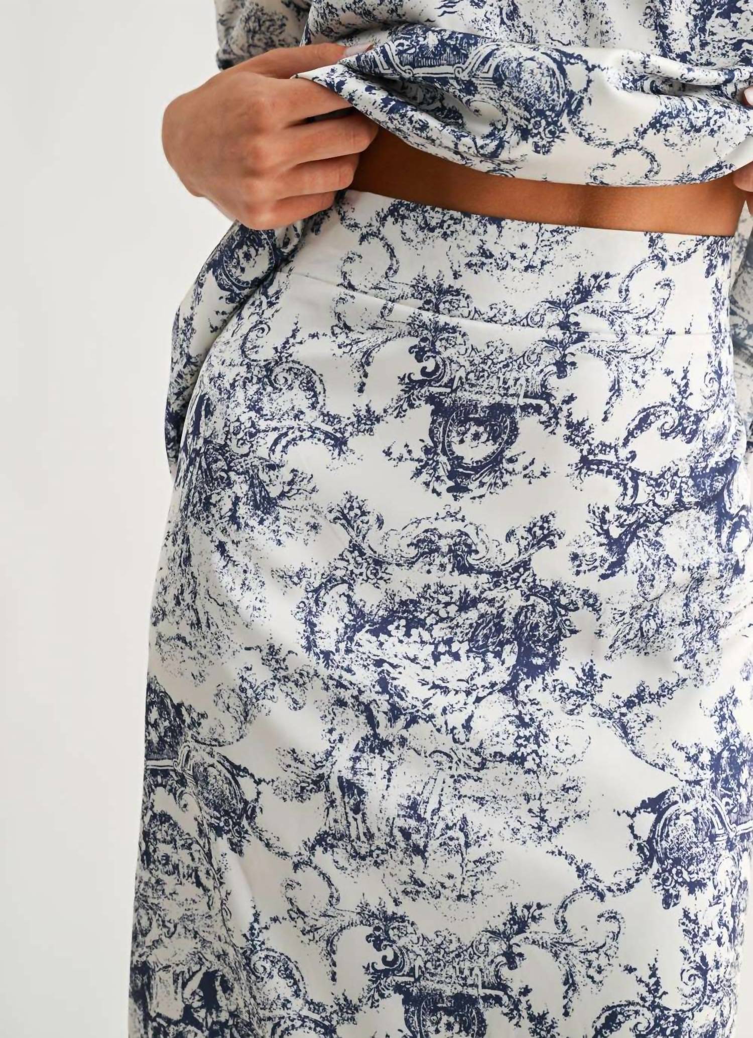 Jareth Midi Skirt In Navy