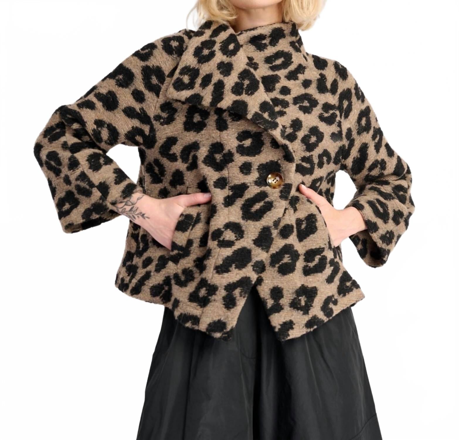 Wildcard Cozy Jacket In Leopard