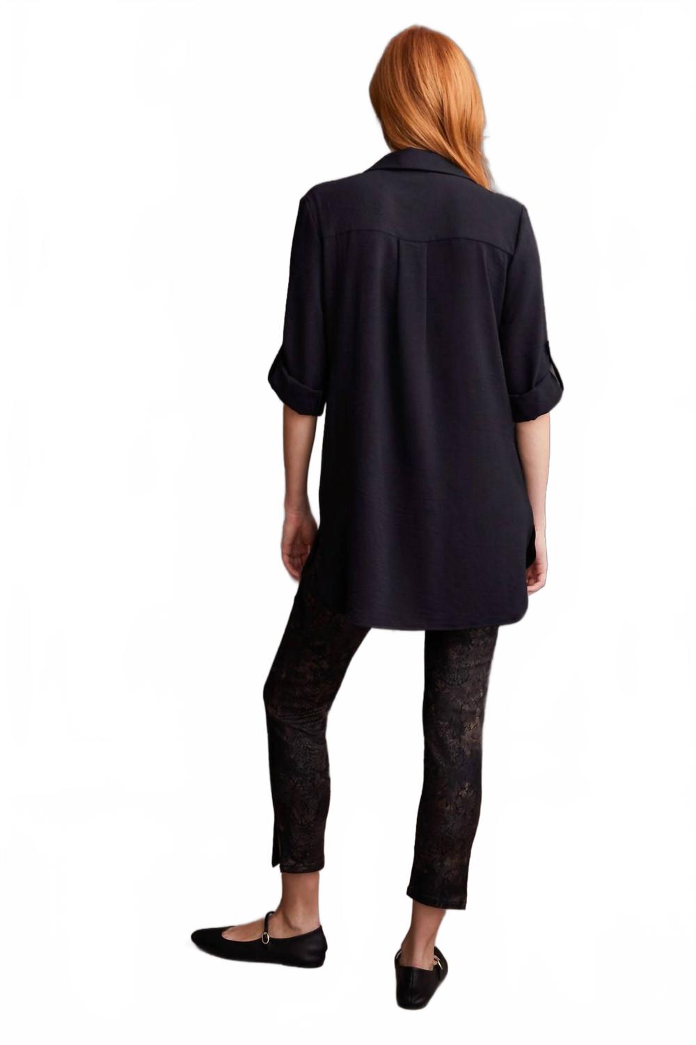 Pebbled Crepe Roll Sleeve Tunic Top In Black