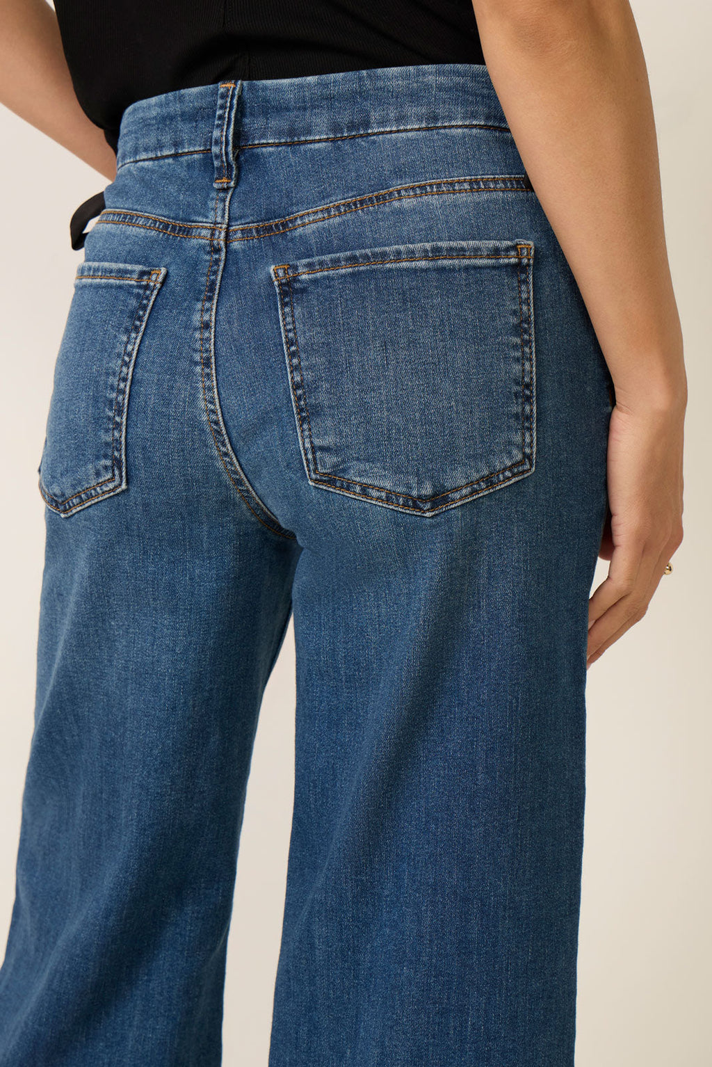 Women's Meg Wide Leg w/ Raw Hem Jeans