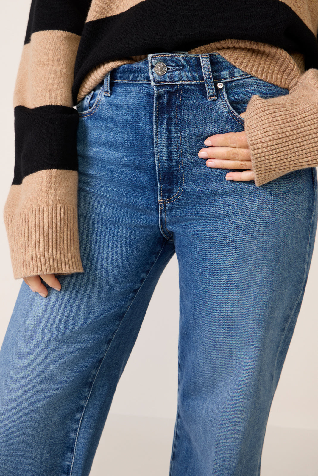 Women's Anessa 31' w Raw Hem Wide Leg Jean