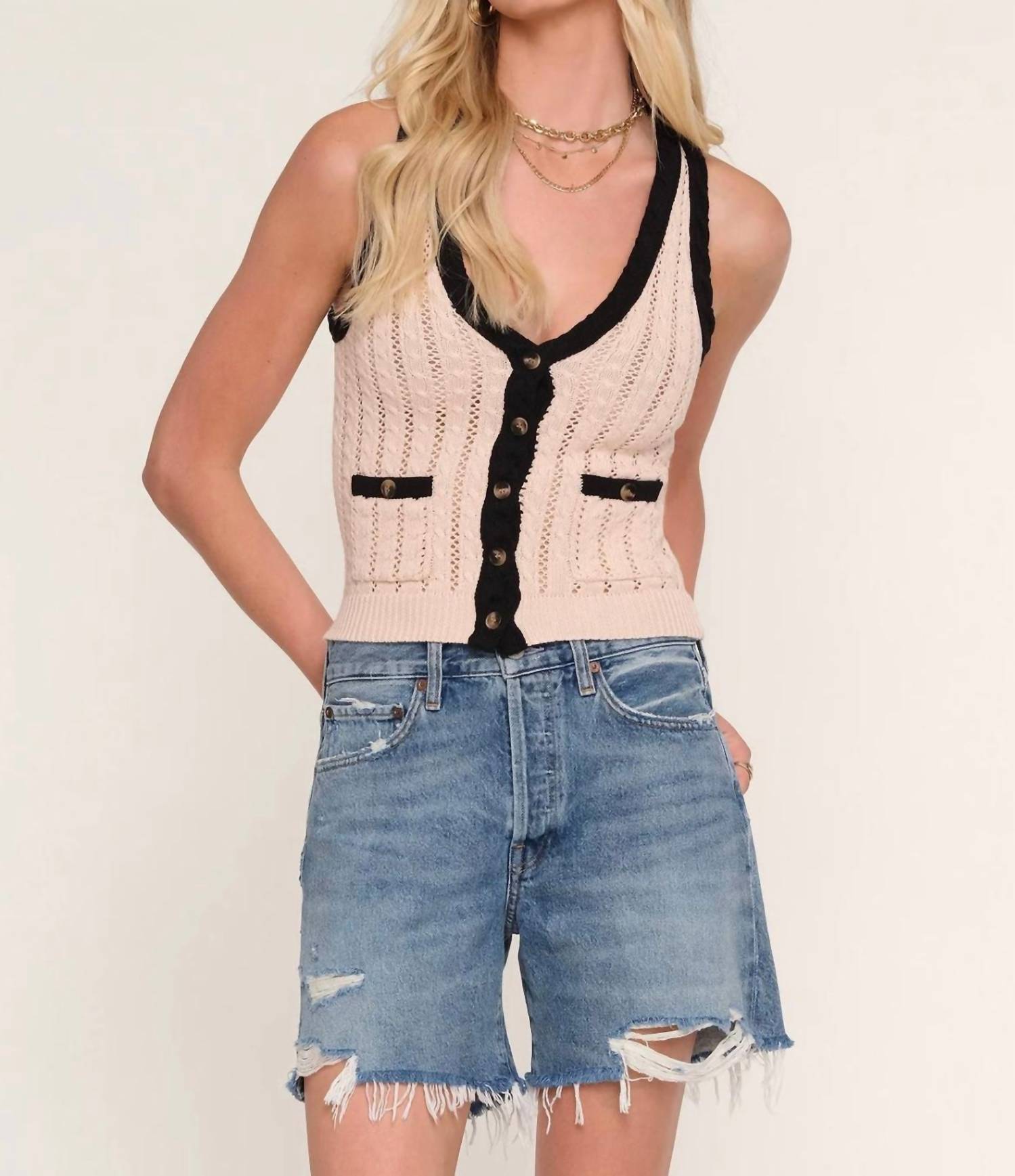 Beth Sweater Vest In Beige