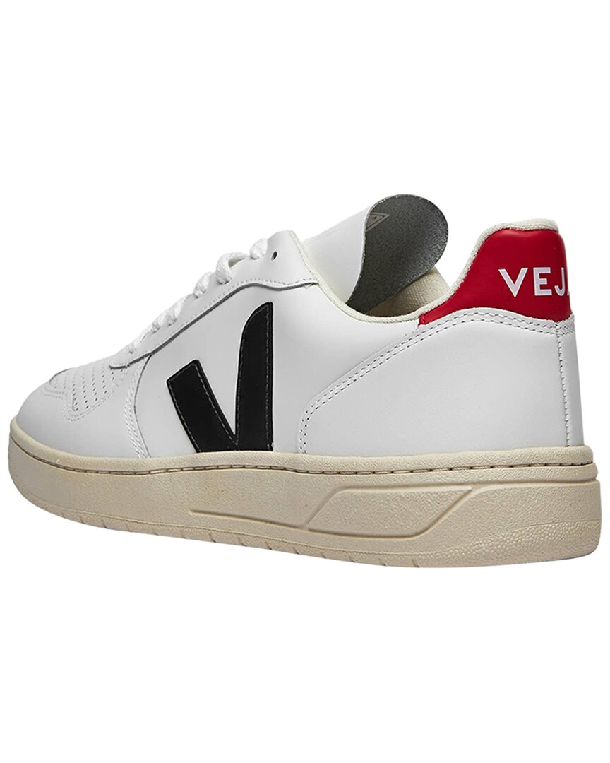 VEJA Classics Leather Sneaker