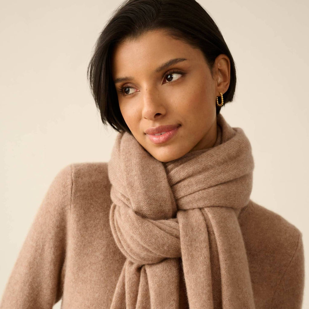 Women's Cashmere Travel Wrap In Camel