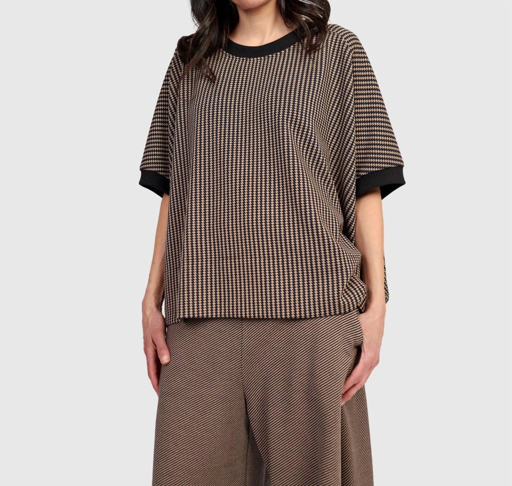 Yetta Rounded Top In Chocolate
