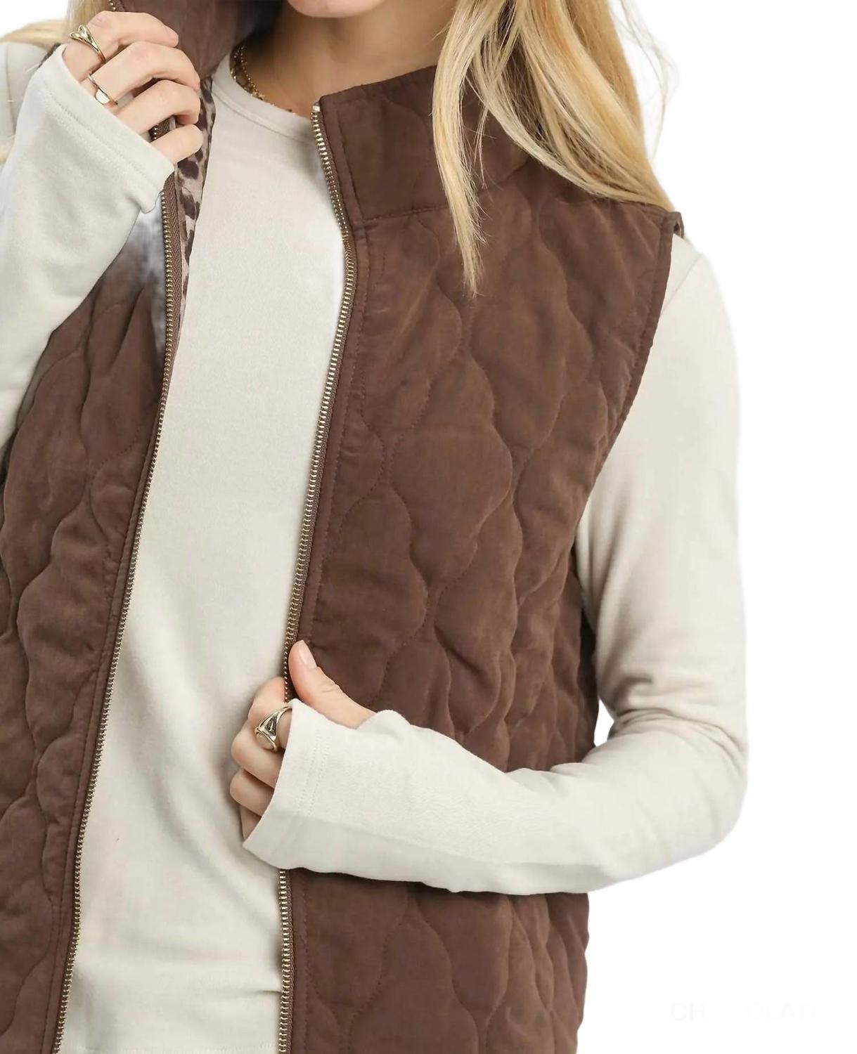 Quilted Zip Up Vest In Chocolate