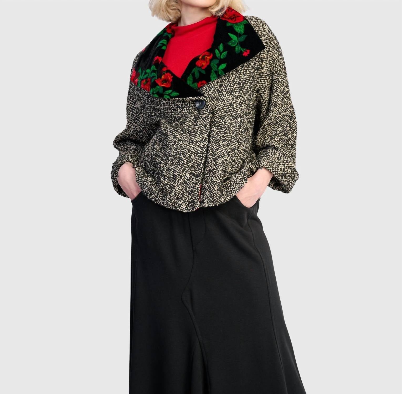 La Vie Boucle Jacket In Roses