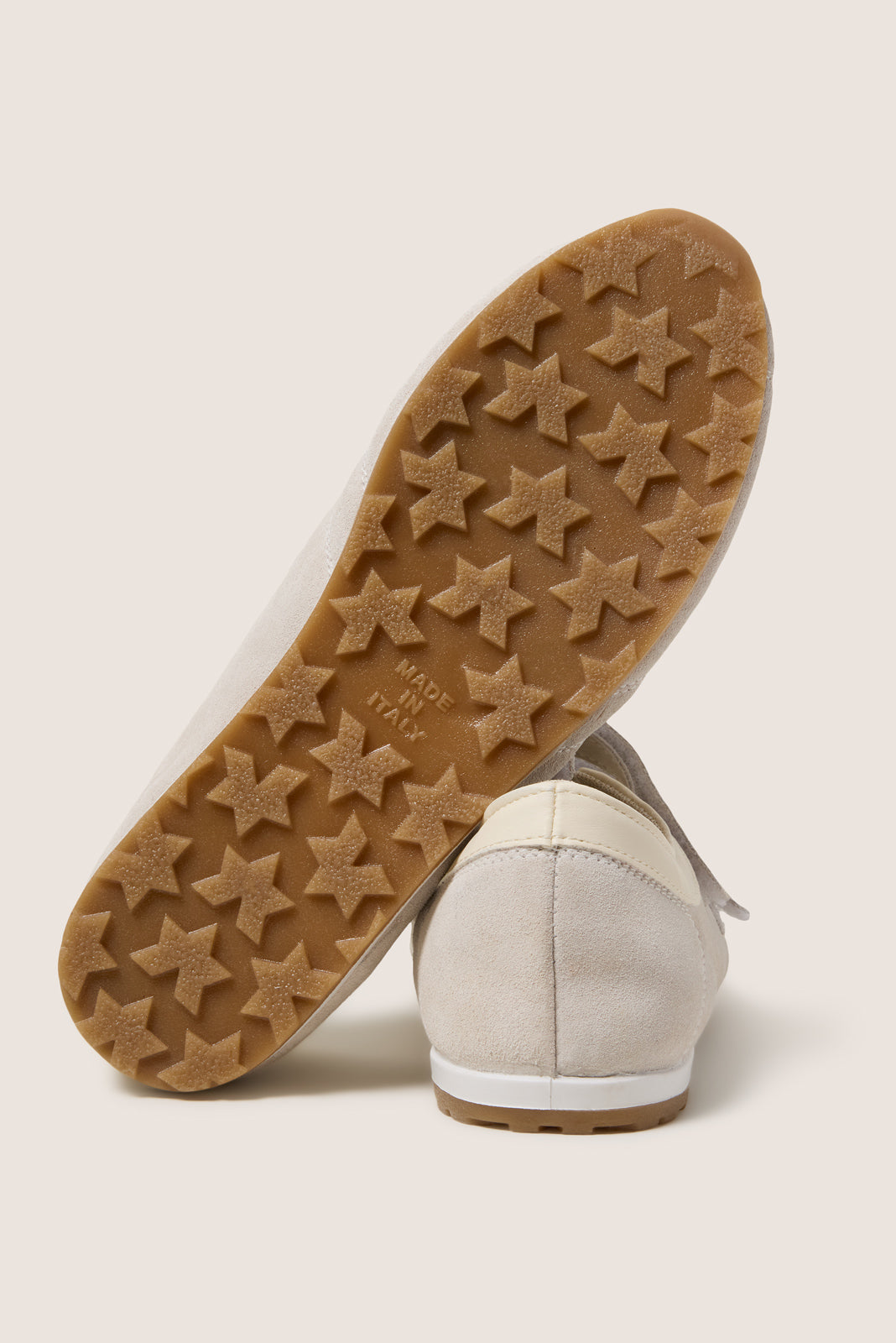 Women's Swan Sneakersina