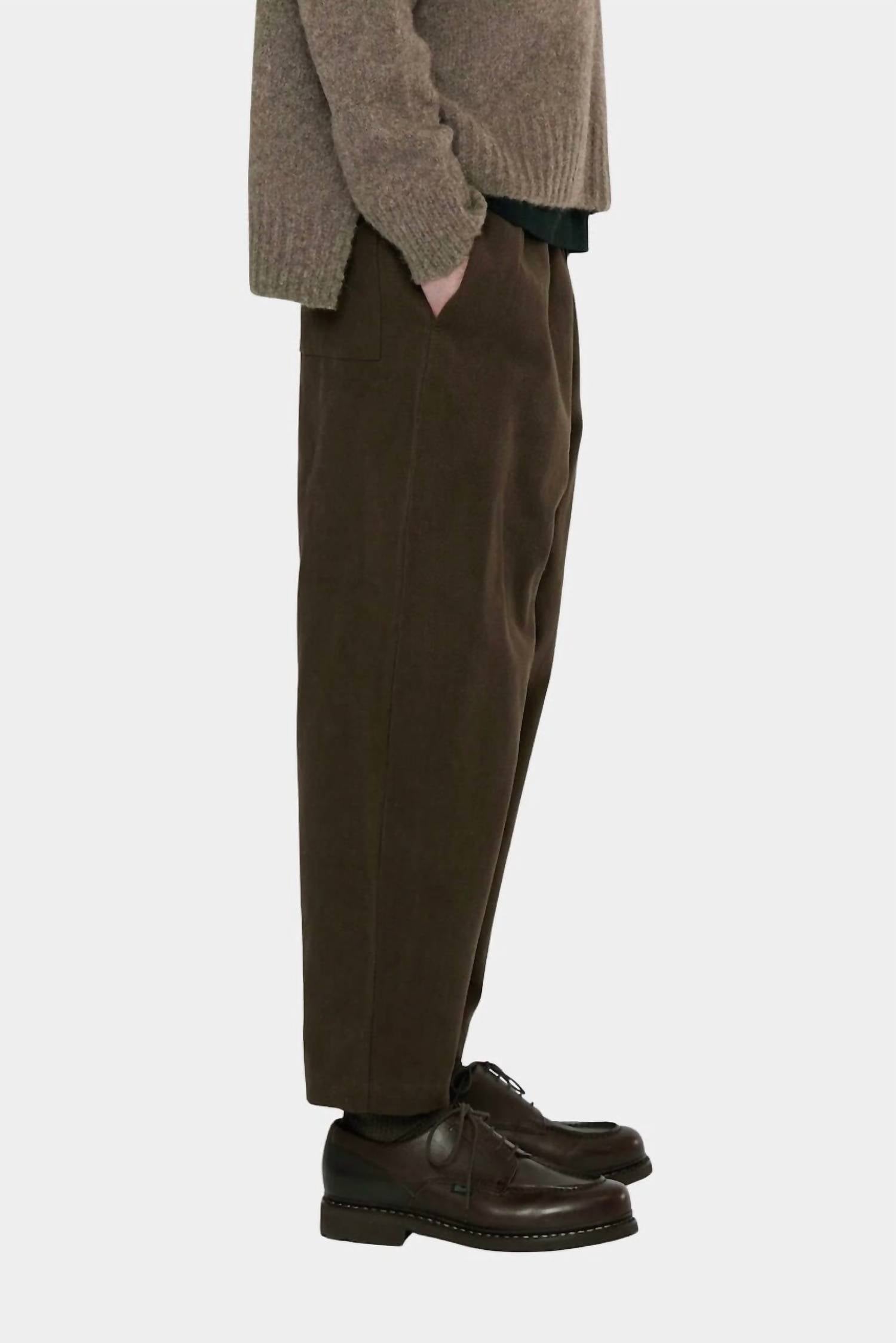 Signature Elastic Pull-Up Trousers In Taupe Brown