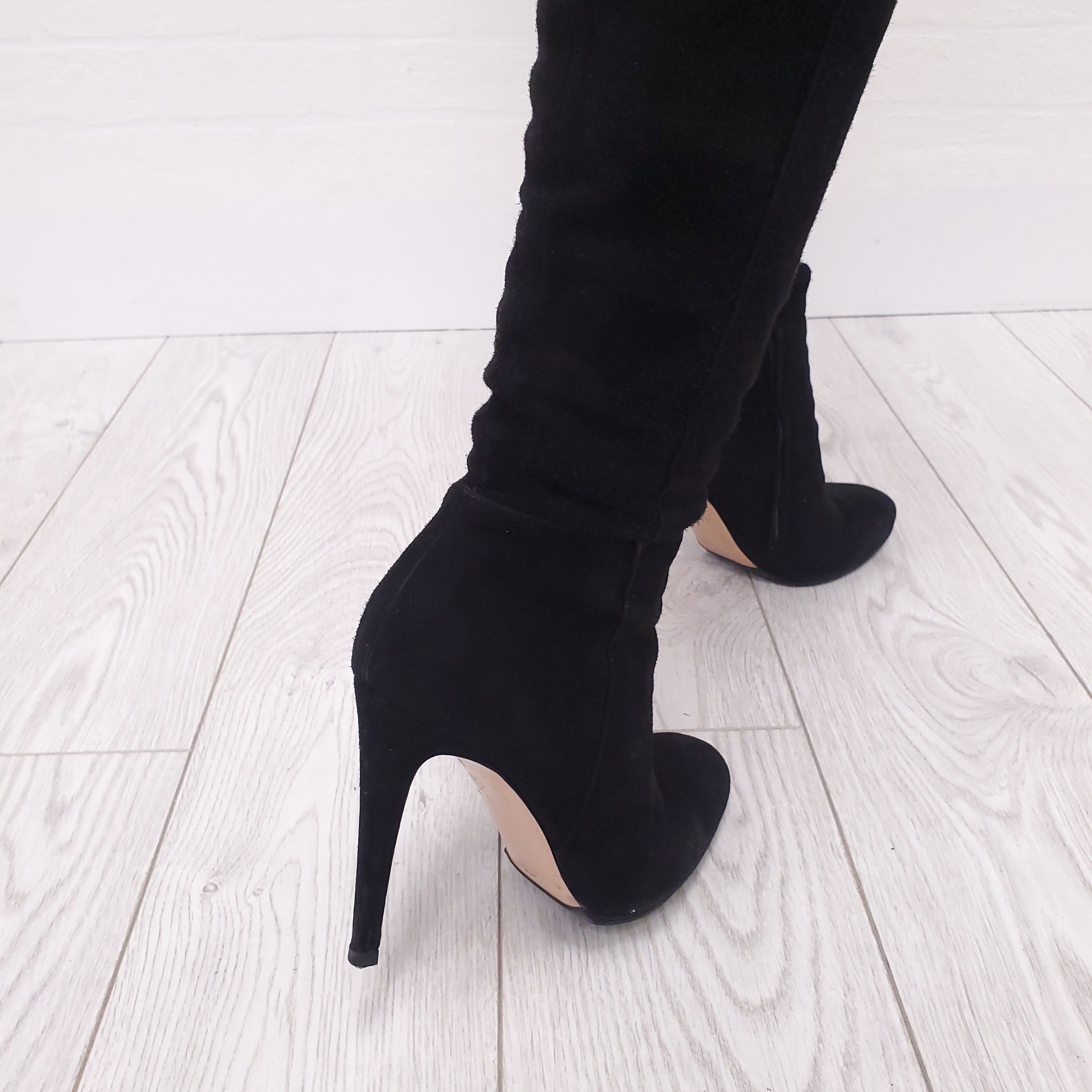 GIANVITO ROSSI BLACK SUEDE FOLDED KNEE HIGH BOOT - SIZE 38