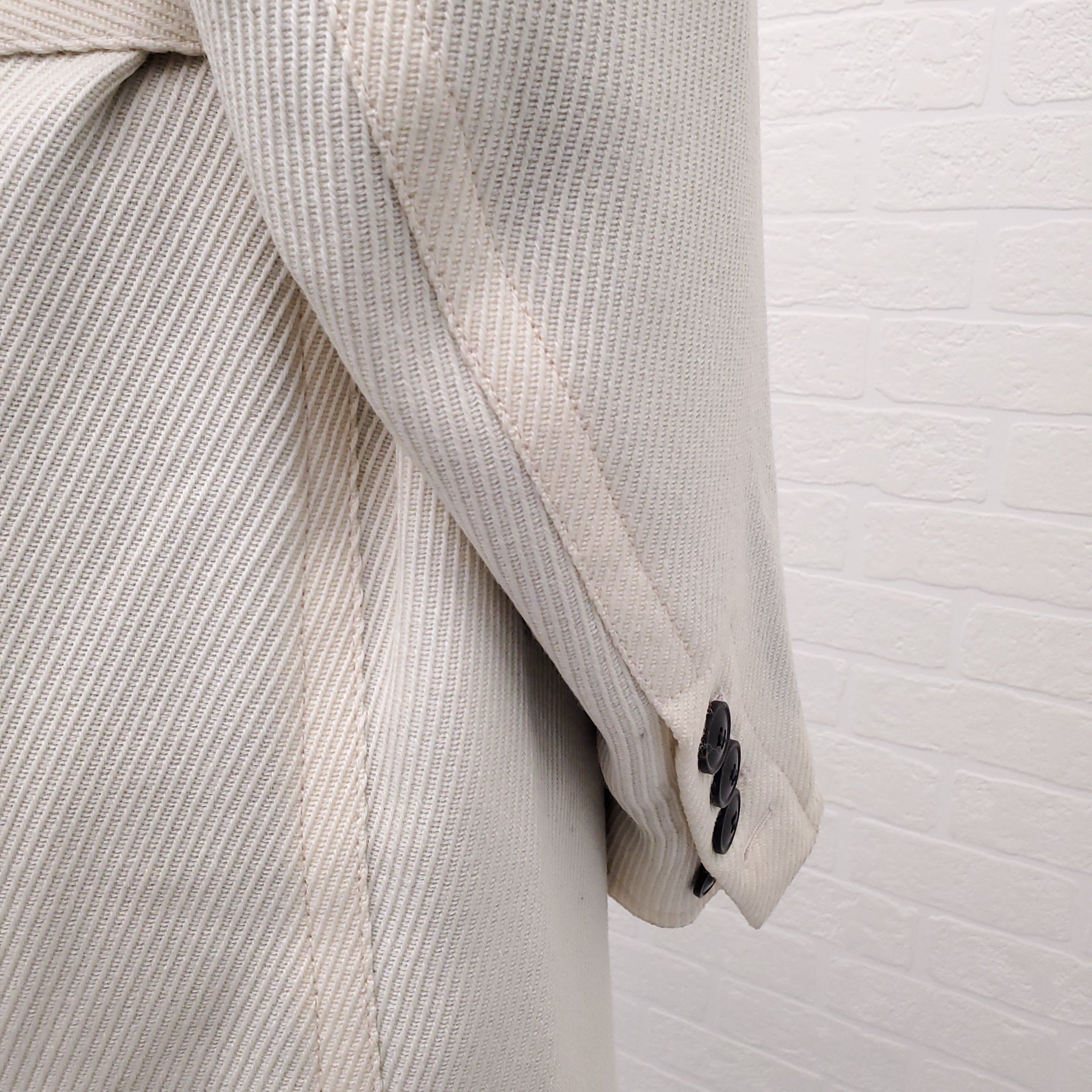 AMI IVORY DOUBLE BREASTED COAT - SIZE L