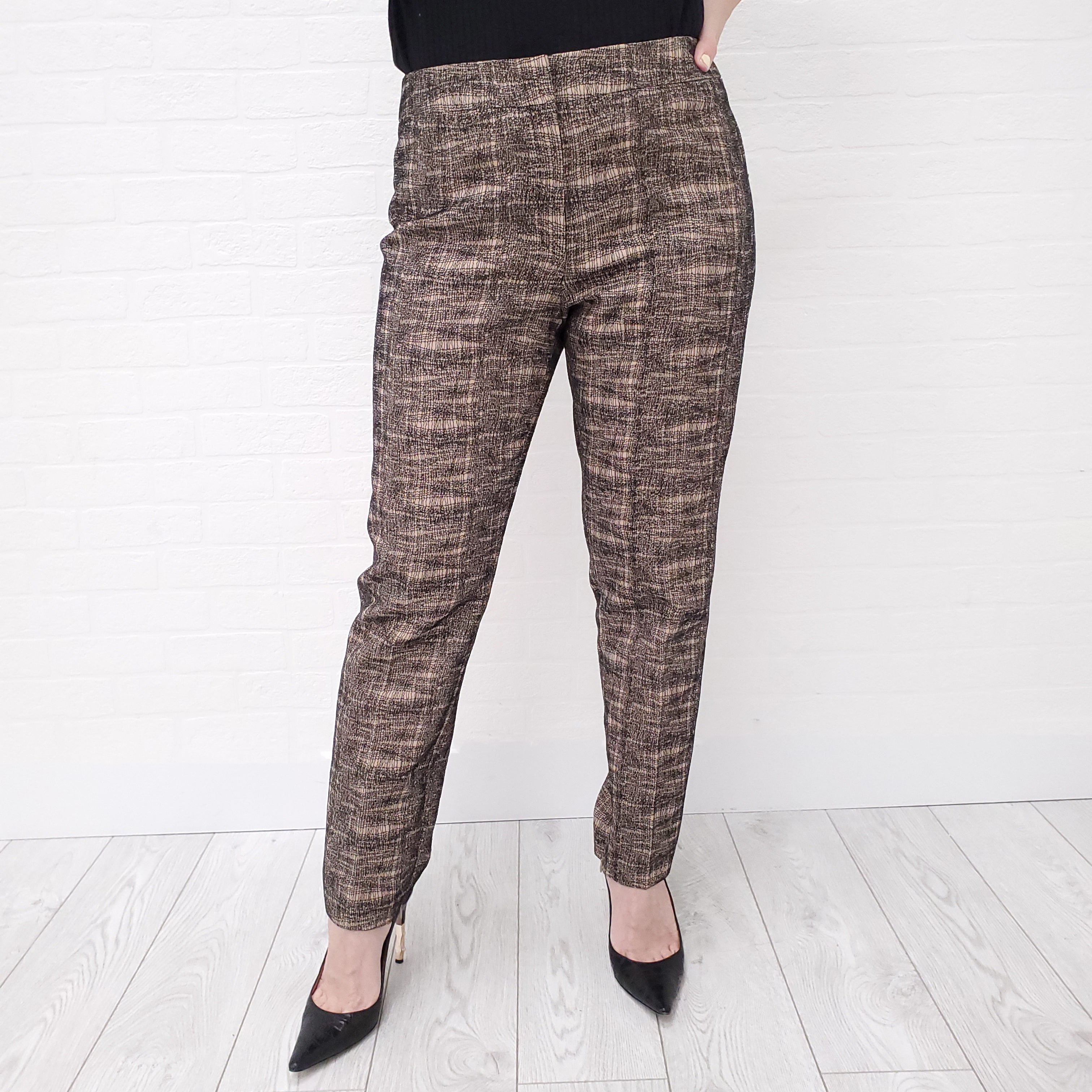 CHANEL STITCHED DETAILED PANTS - SIZE 40