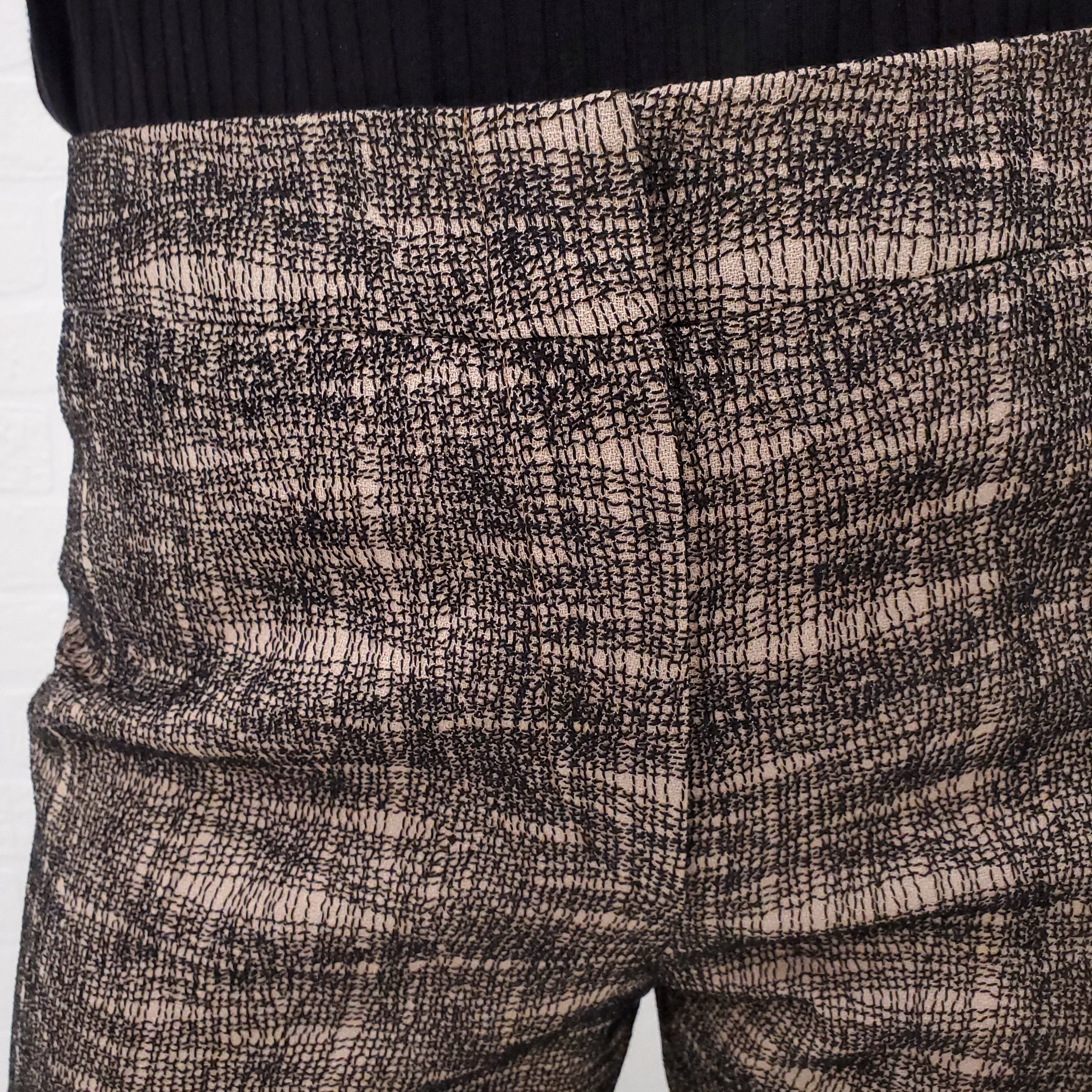 CHANEL STITCHED DETAILED PANTS - SIZE 40