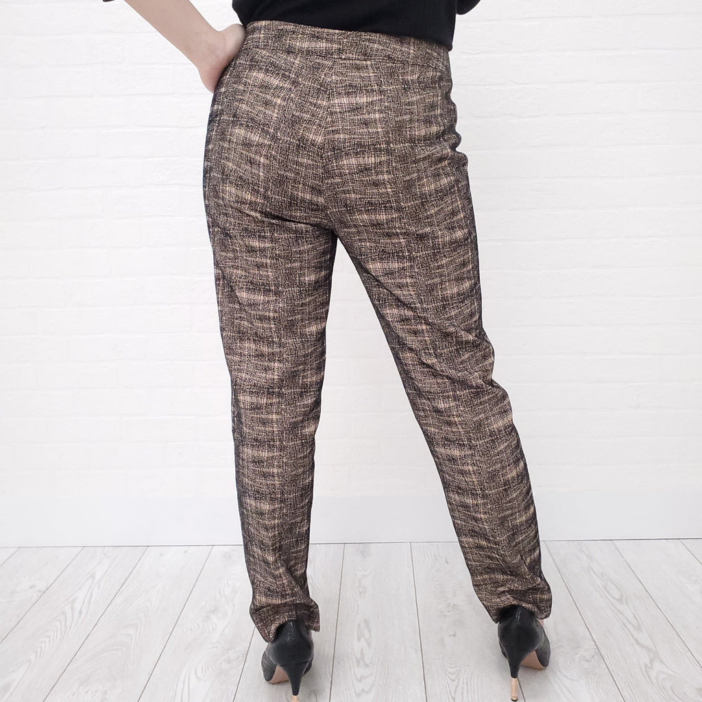 CHANEL STITCHED DETAILED PANTS - SIZE 40