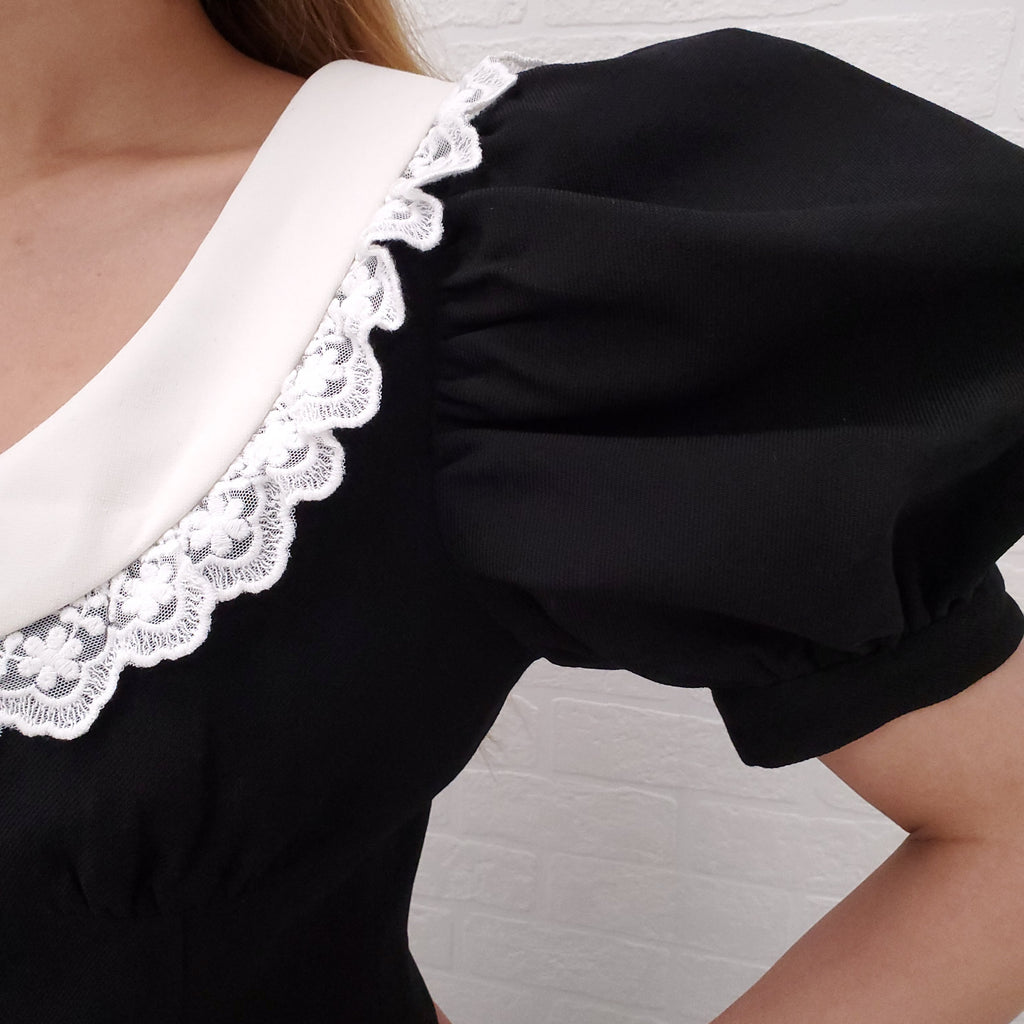 SHUSHU/TONG FRILL COLLAR BLOUSE - SIZE UK 8 (S)