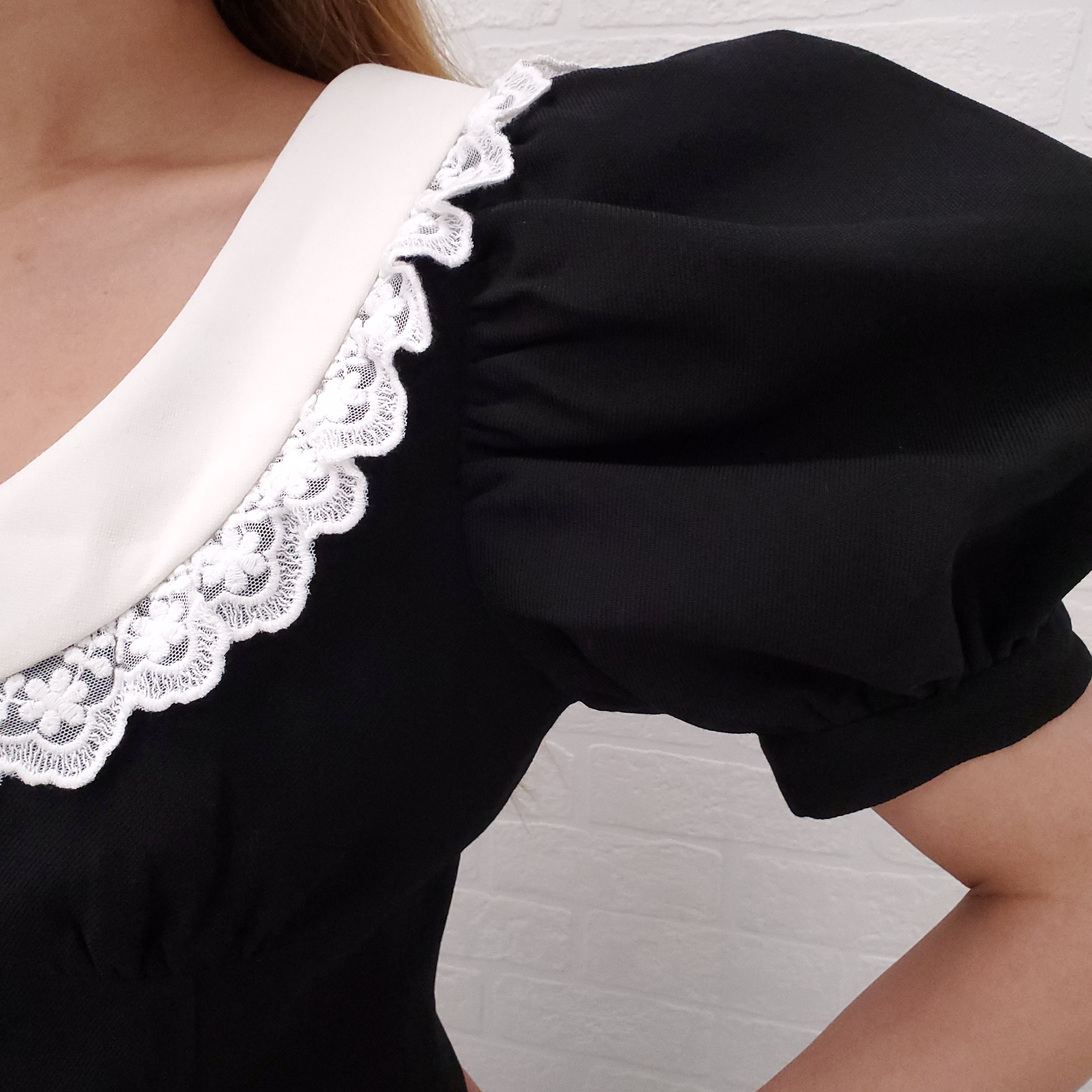 SHUSHU/TONG FRILL COLLAR BLOUSE - SIZE UK 8 (S)