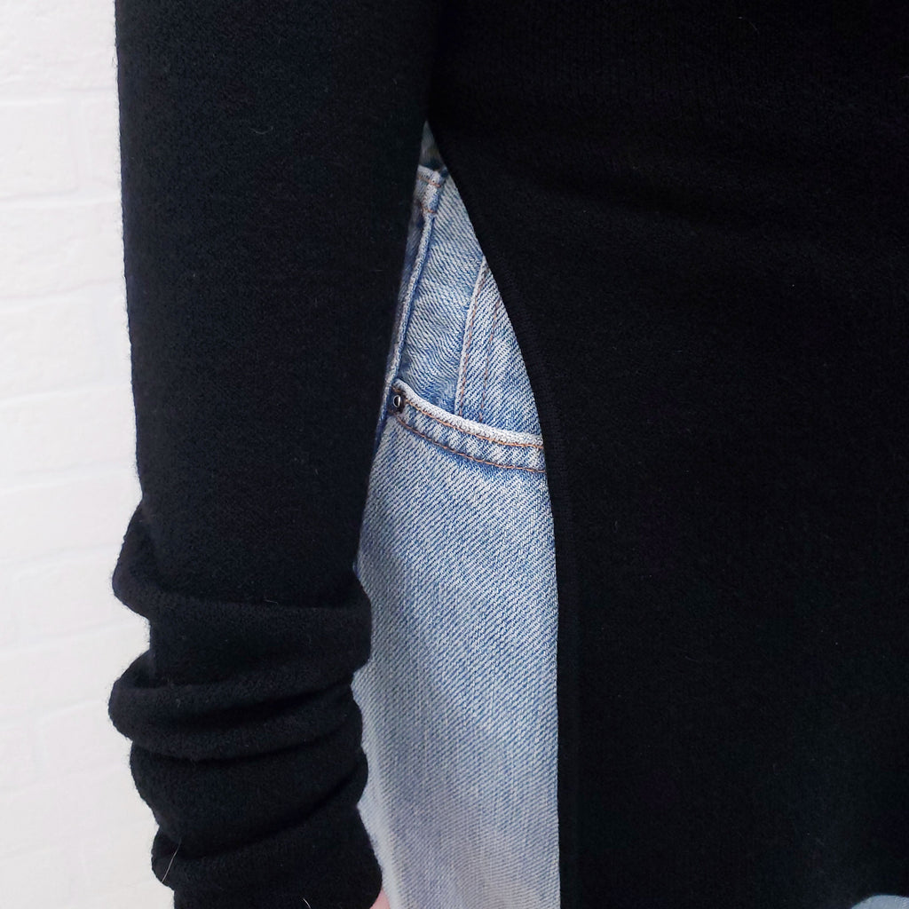TOTEME BLACK SIDE-SLIT LONG SLEEVE TOP - SIZE XXS