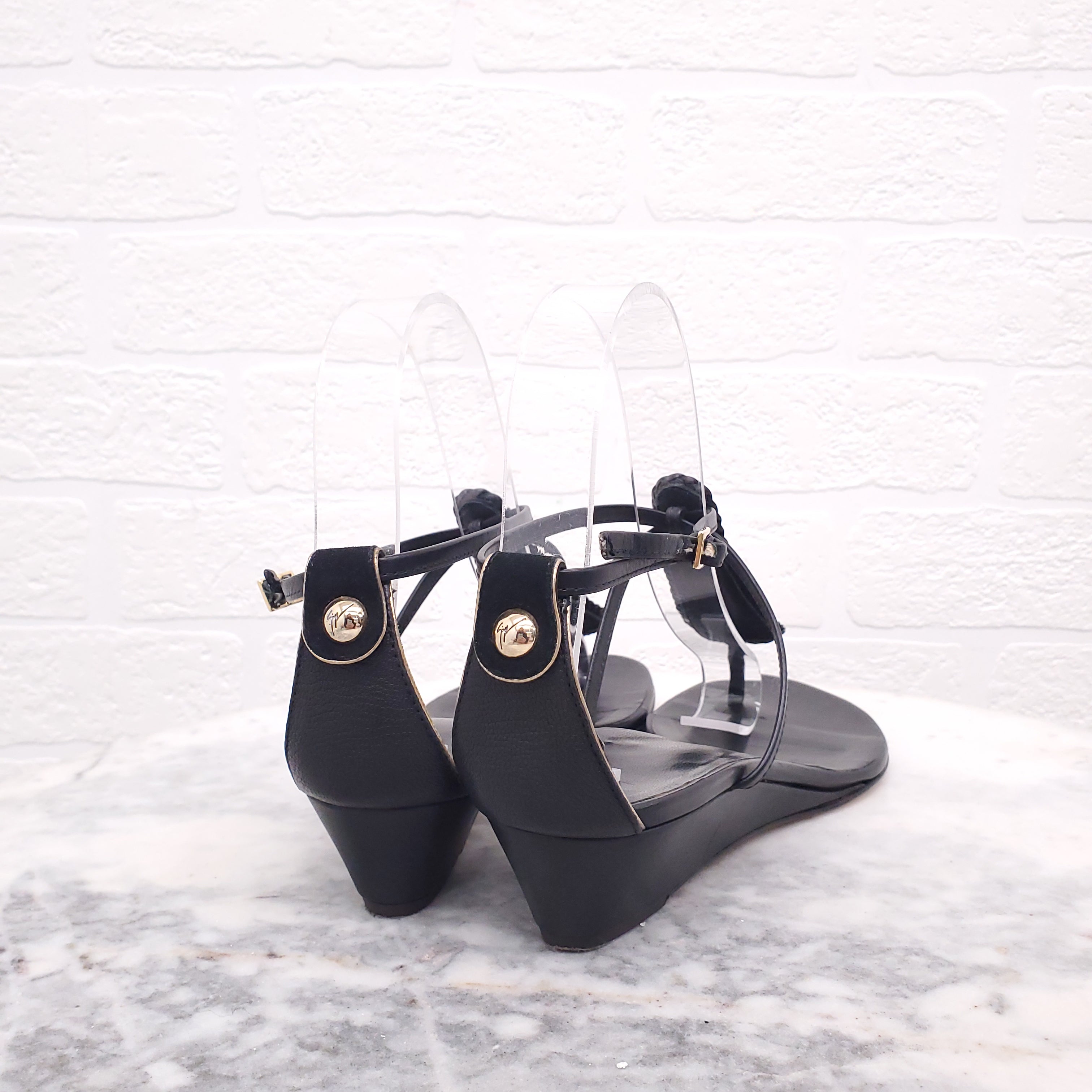 GIUSEPPE ZANOTTI BLACK AND GOLD SANDALS - SIZE 36