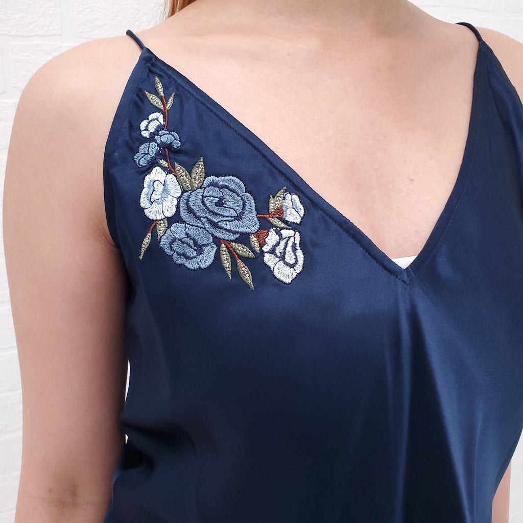 CAMI SILK TANK WITH EMBROIDERY DETAIL - SIZE XS