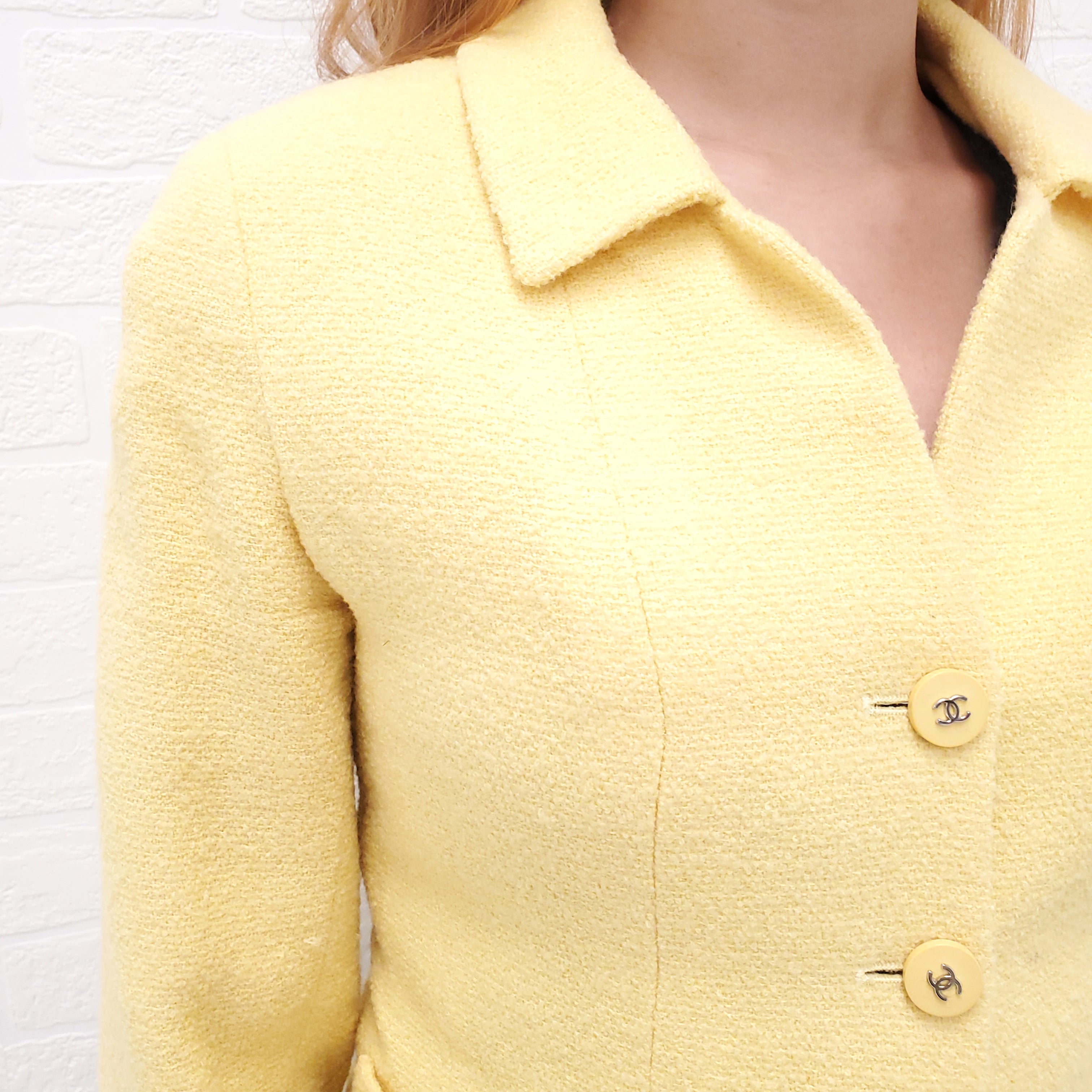 CHANEL YELLOW TWEED JACKET WITH LOGO BUTTONS - SIZE 36