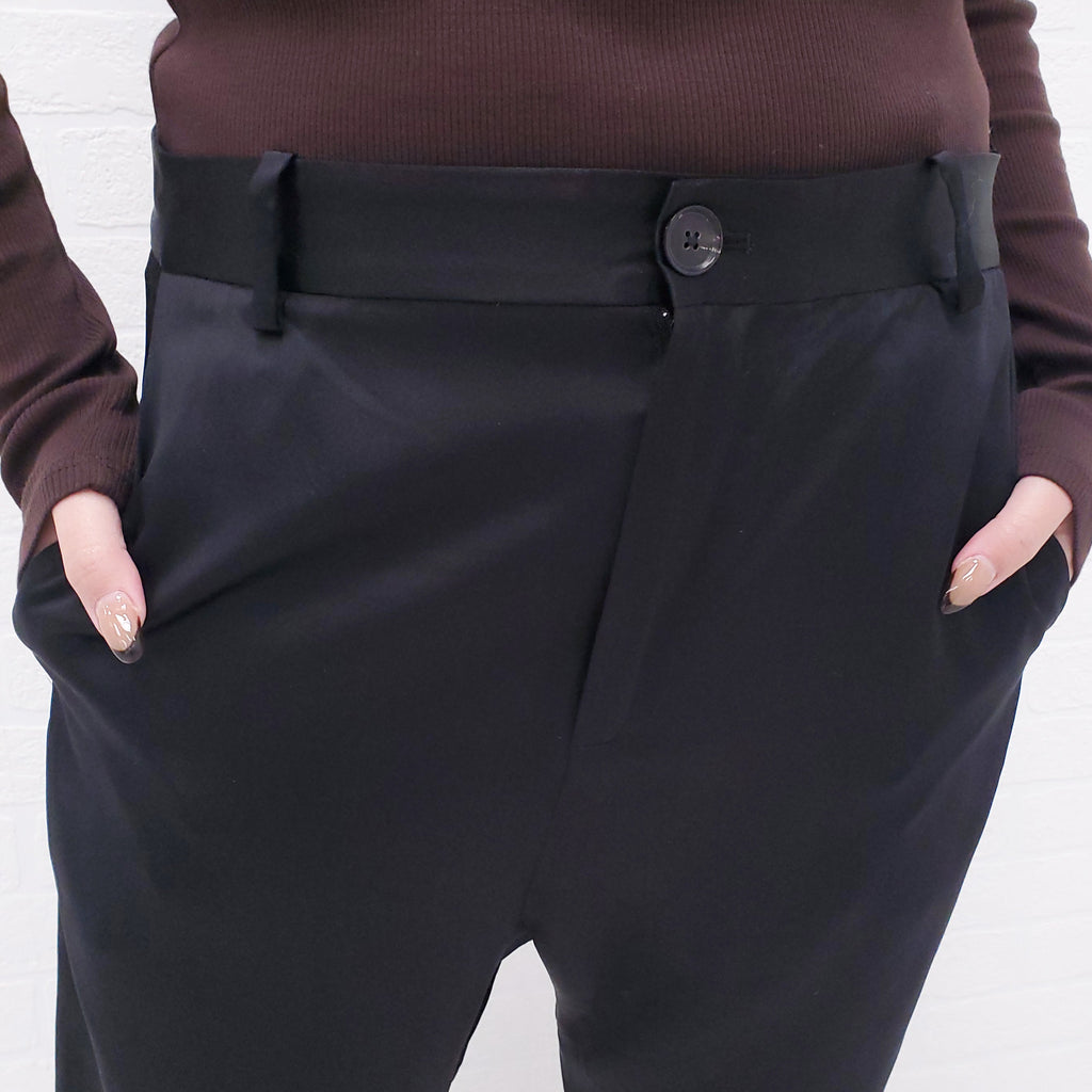 NILI LOTAN BLACK SILK TROUSERS - SIZE 4