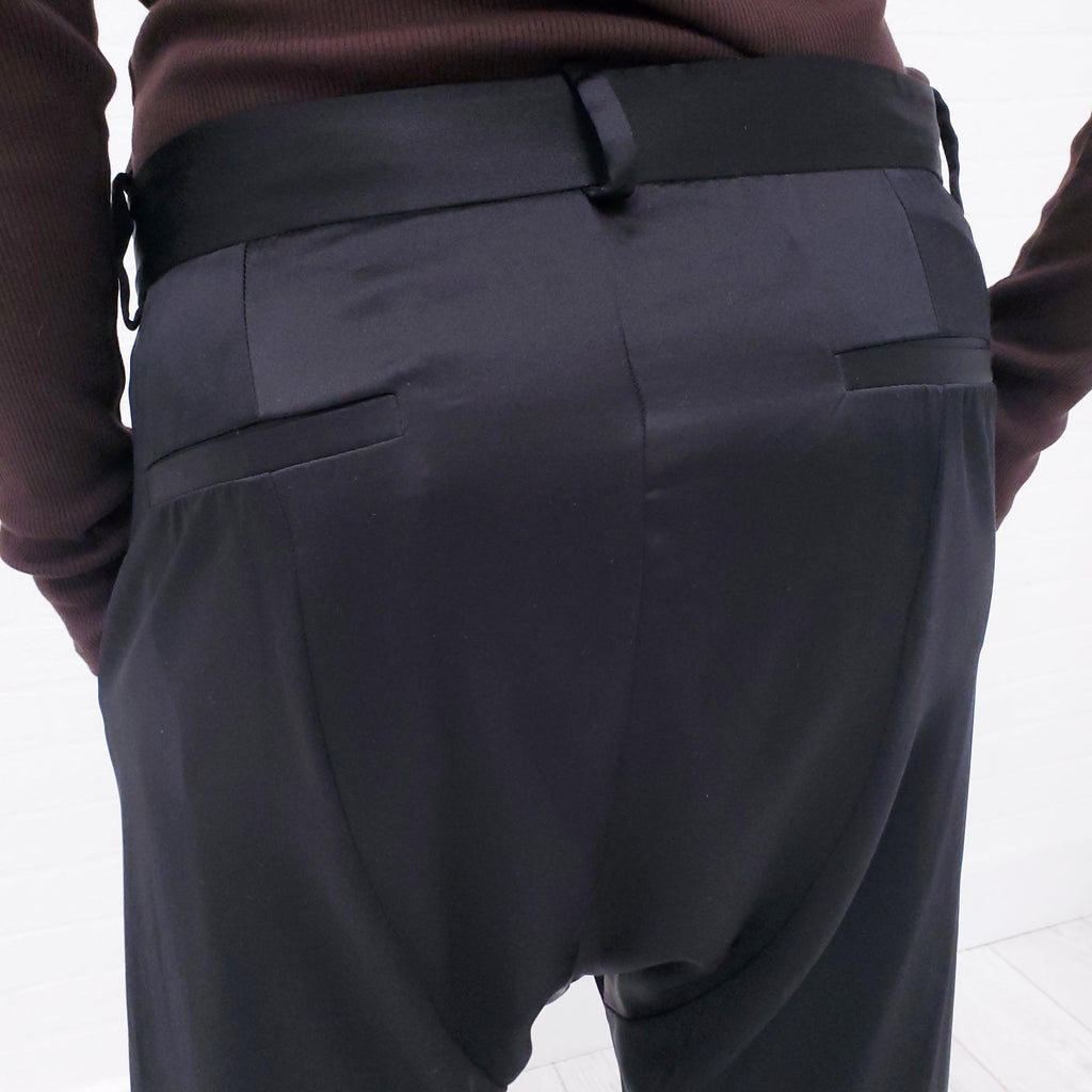 NILI LOTAN BLACK SILK TROUSERS - SIZE 4