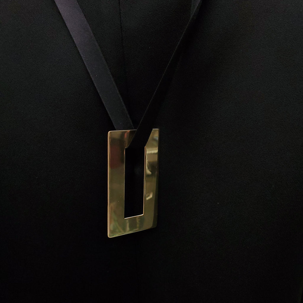 ELLERY BLOUSE WITH GOLD PLATED NECKLACE - SIZE 6