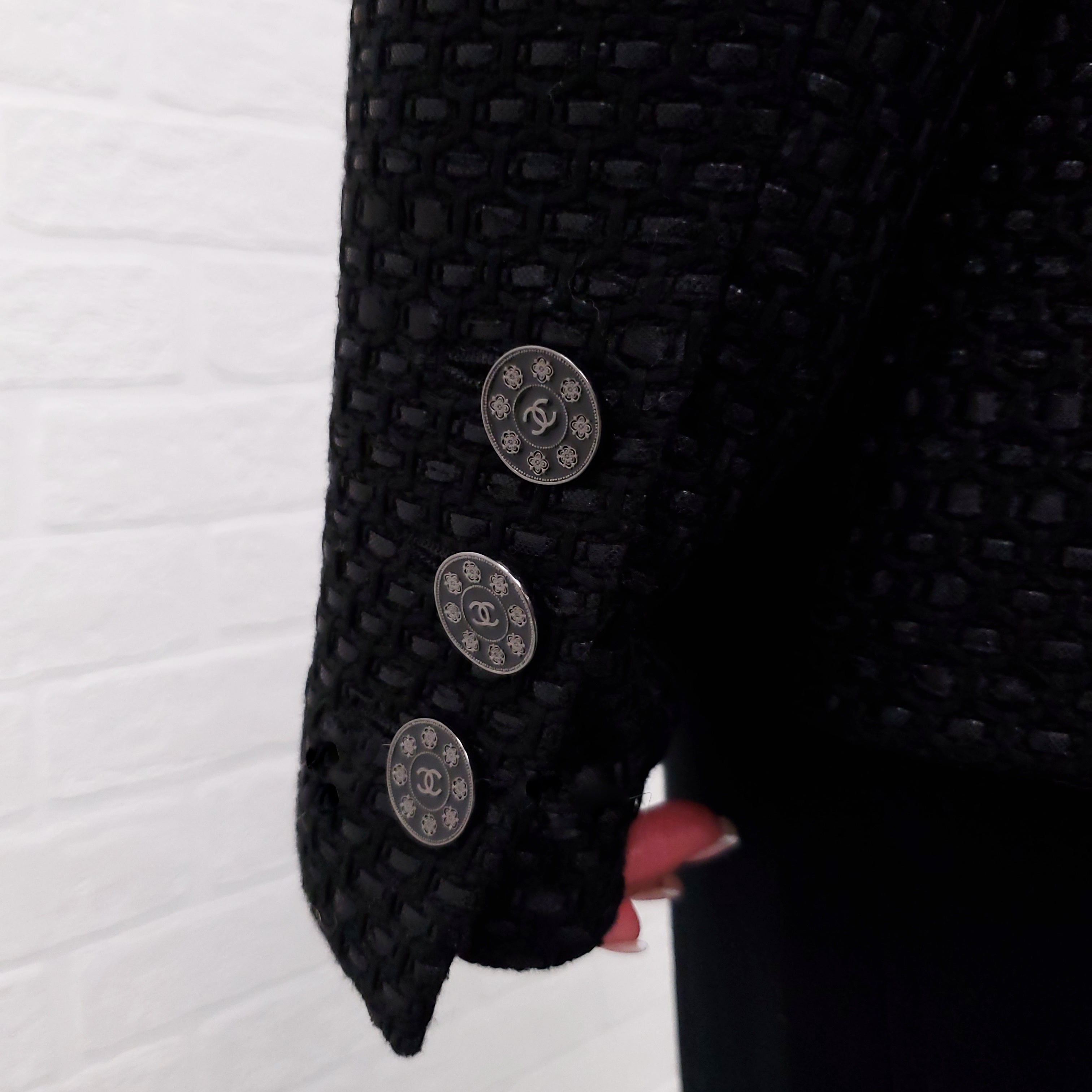 CHANEL BLACK LUREX TWEED JACKET WITH LOGO BUTTONS - SIZE 42