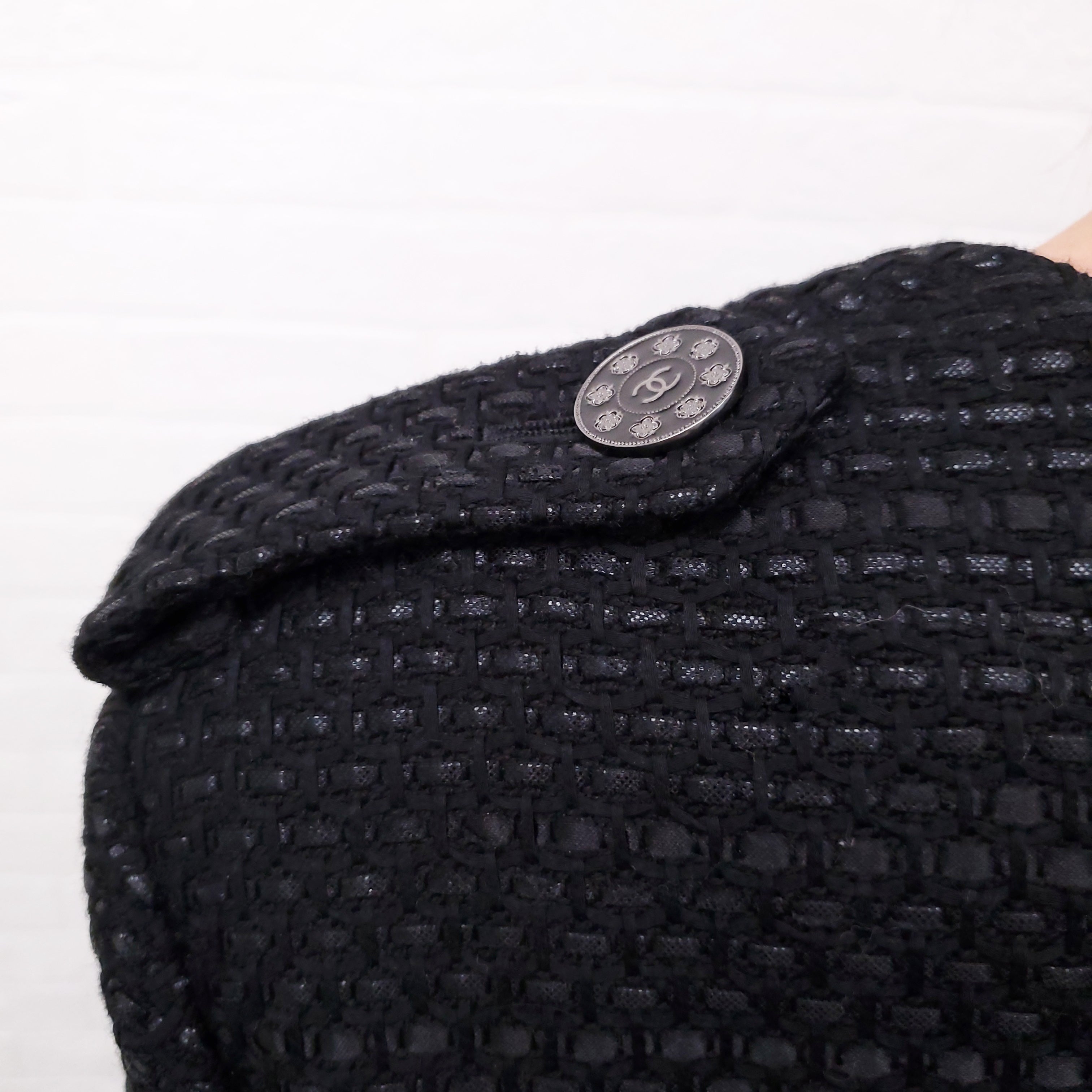 CHANEL BLACK LUREX TWEED JACKET WITH LOGO BUTTONS - SIZE 42