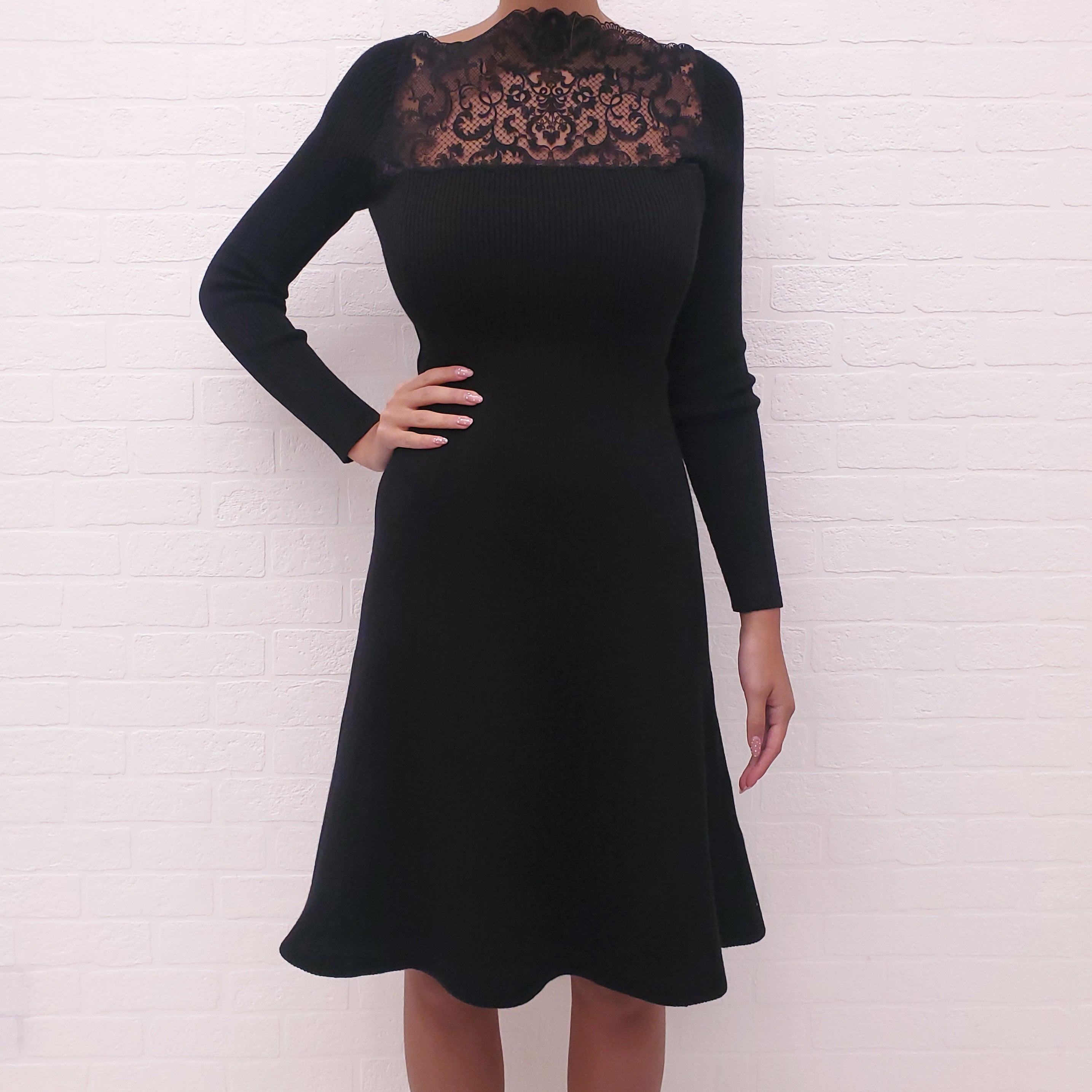 VALENTINO BLACK RIBBED LONG SLEEVE SWEATER DRESS WITH LACE DETAIL - SIZE 38