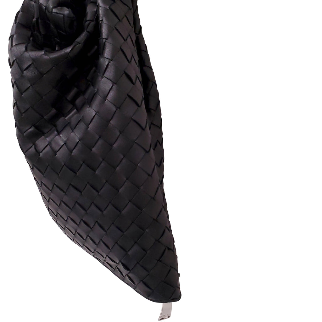 BOTTEGA VENETA BLACK WOVEN WRISTLET BAG