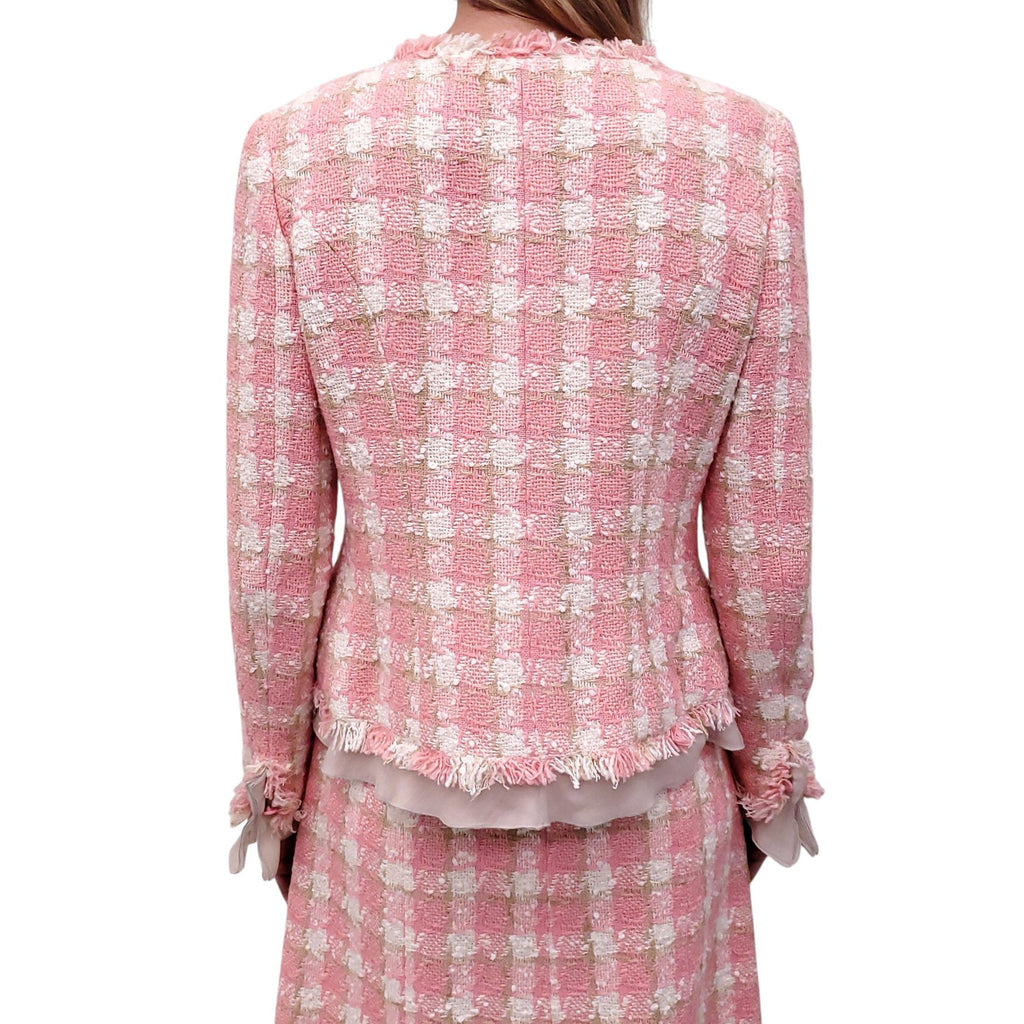CHANEL PINK HOUNDSTOOTH TWEED SUIT WITH REMOVABLE CAMILA BROOCHES - SIZE 40