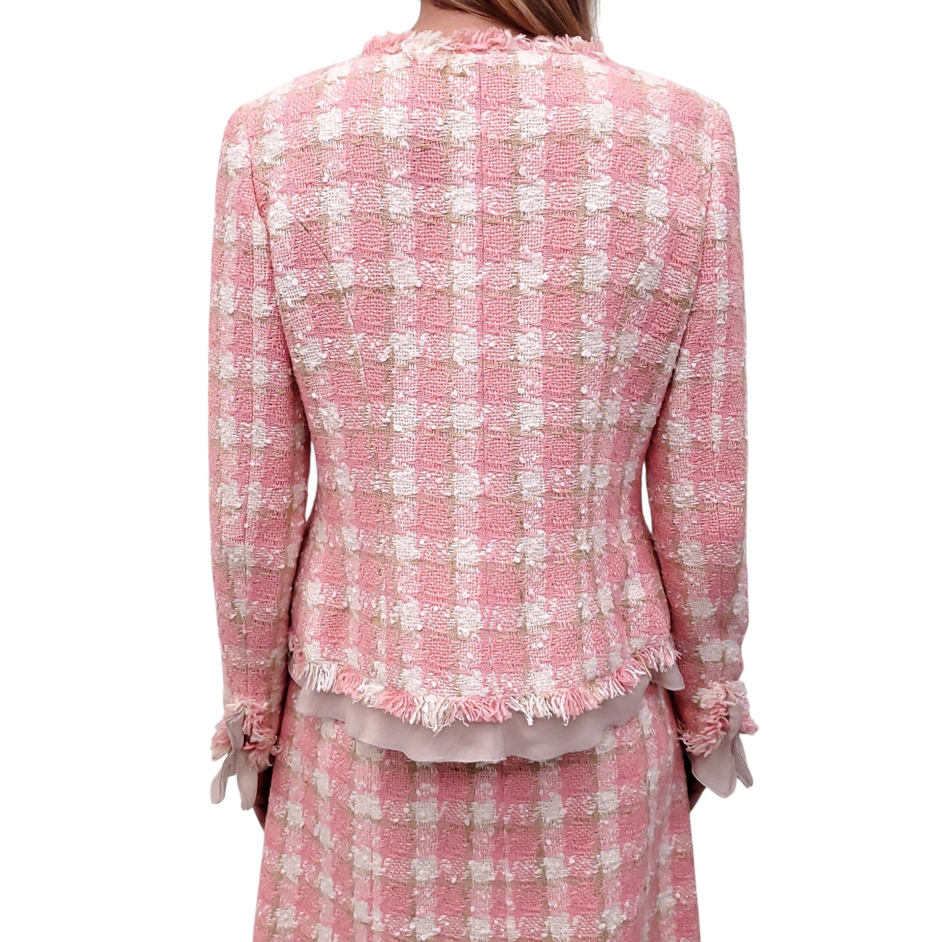 CHANEL PINK HOUNDSTOOTH TWEED SUIT WITH REMOVABLE CAMILA BROOCHES - SIZE 40