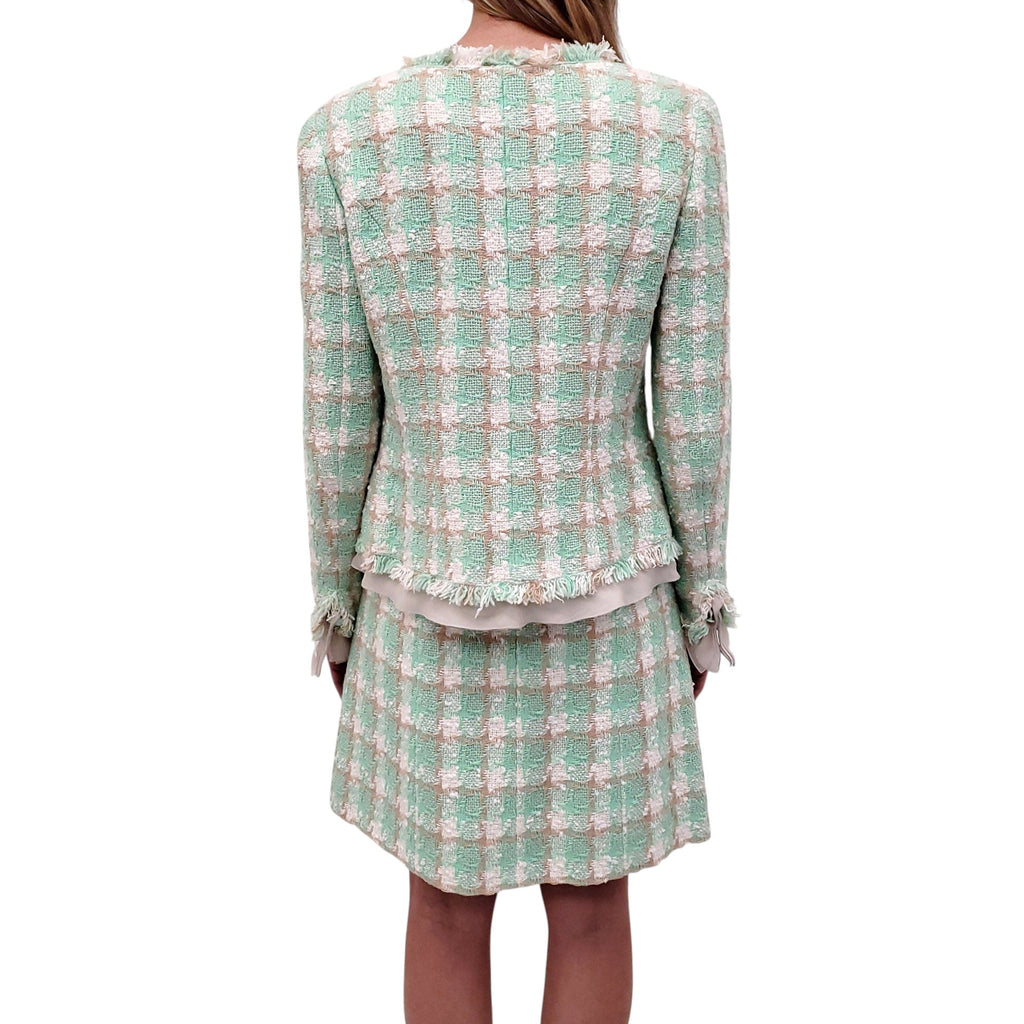 CHANEL MINT GREEN HOUNDSTOOTH TWEED SUIT WITH REMOVABLE CAMILA BROOCHES - SIZE 40