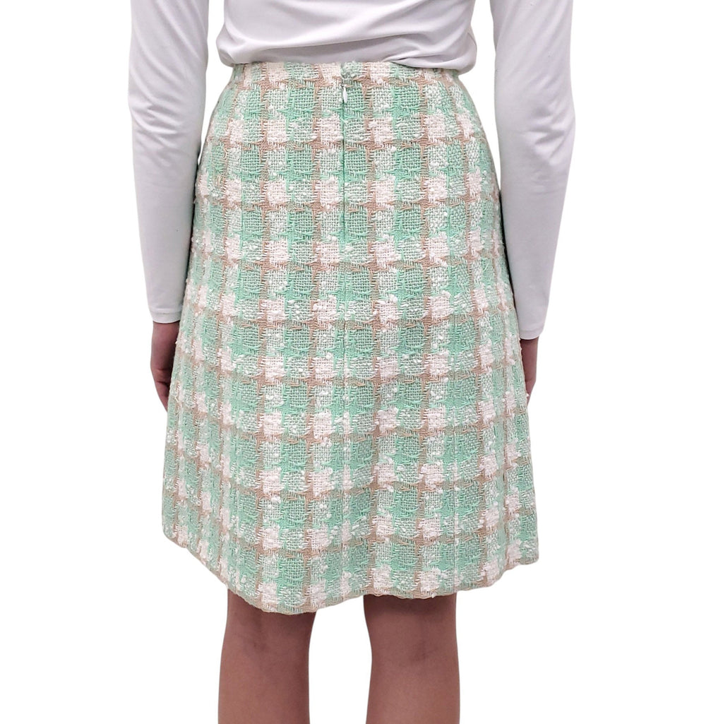 CHANEL MINT GREEN HOUNDSTOOTH TWEED SUIT WITH REMOVABLE CAMILA BROOCHES - SIZE 40