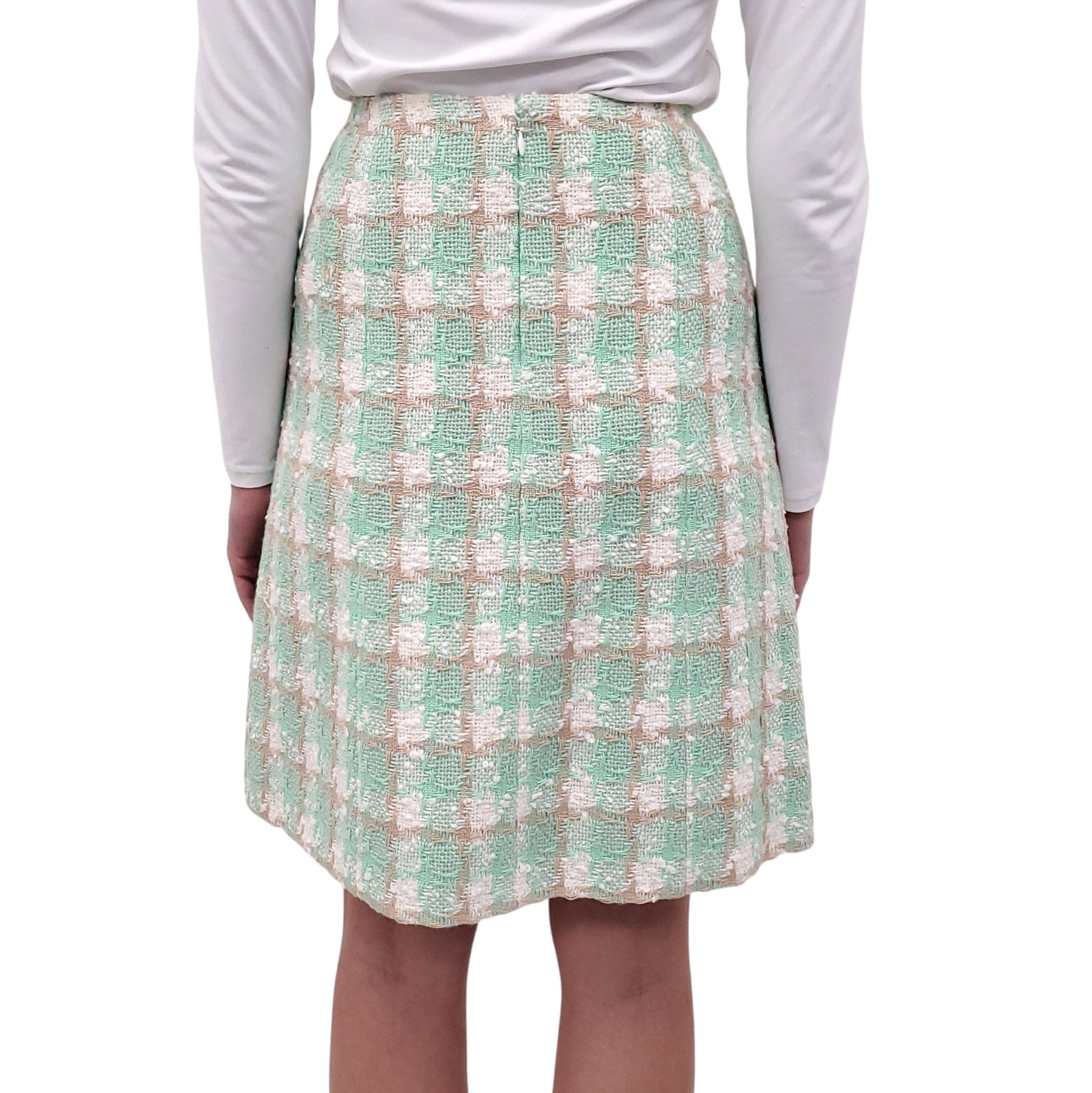 CHANEL MINT GREEN HOUNDSTOOTH TWEED SUIT WITH REMOVABLE CAMILA BROOCHES - SIZE 40