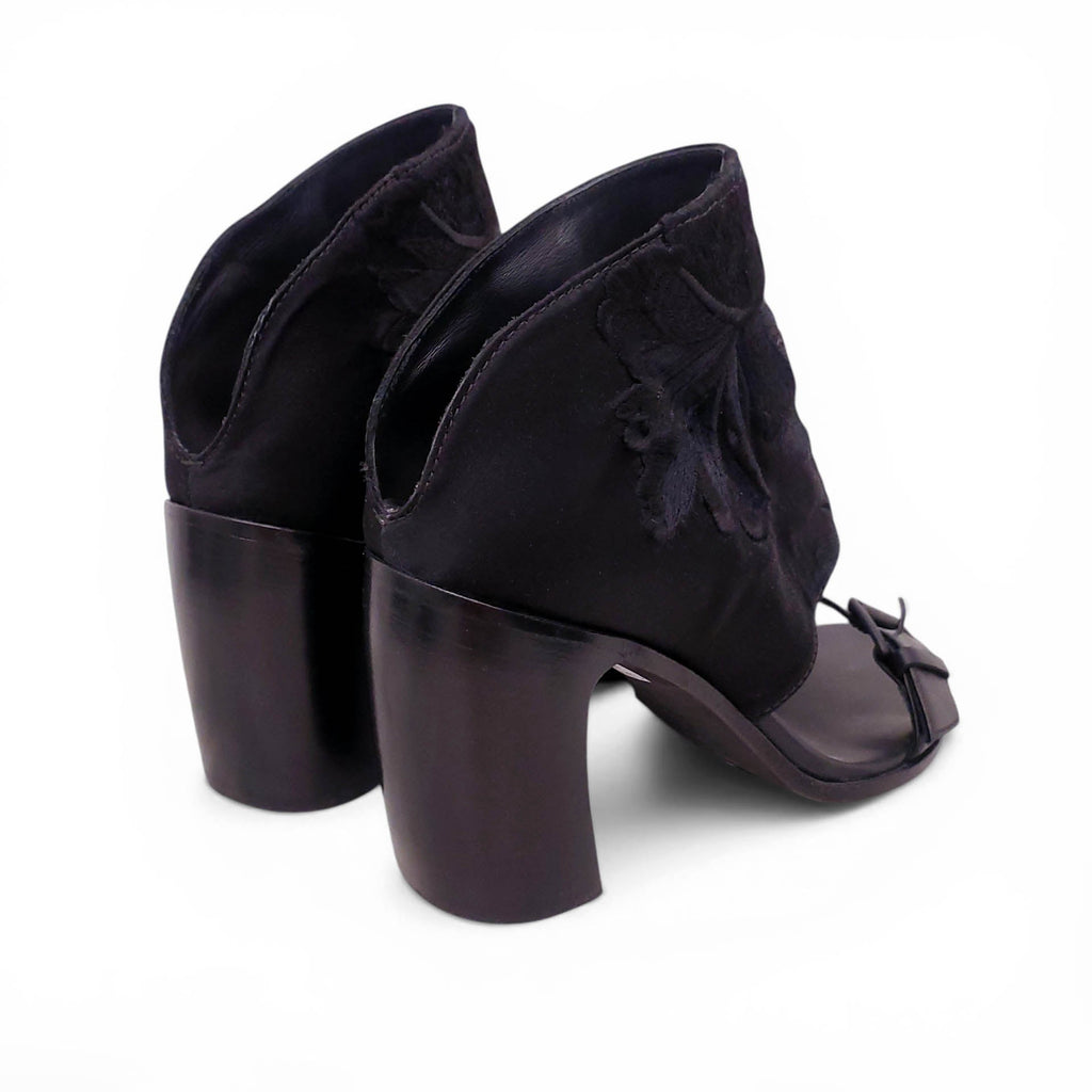 ANN DEMEULEMEESTER BLACK SANDALS - SIZE 40