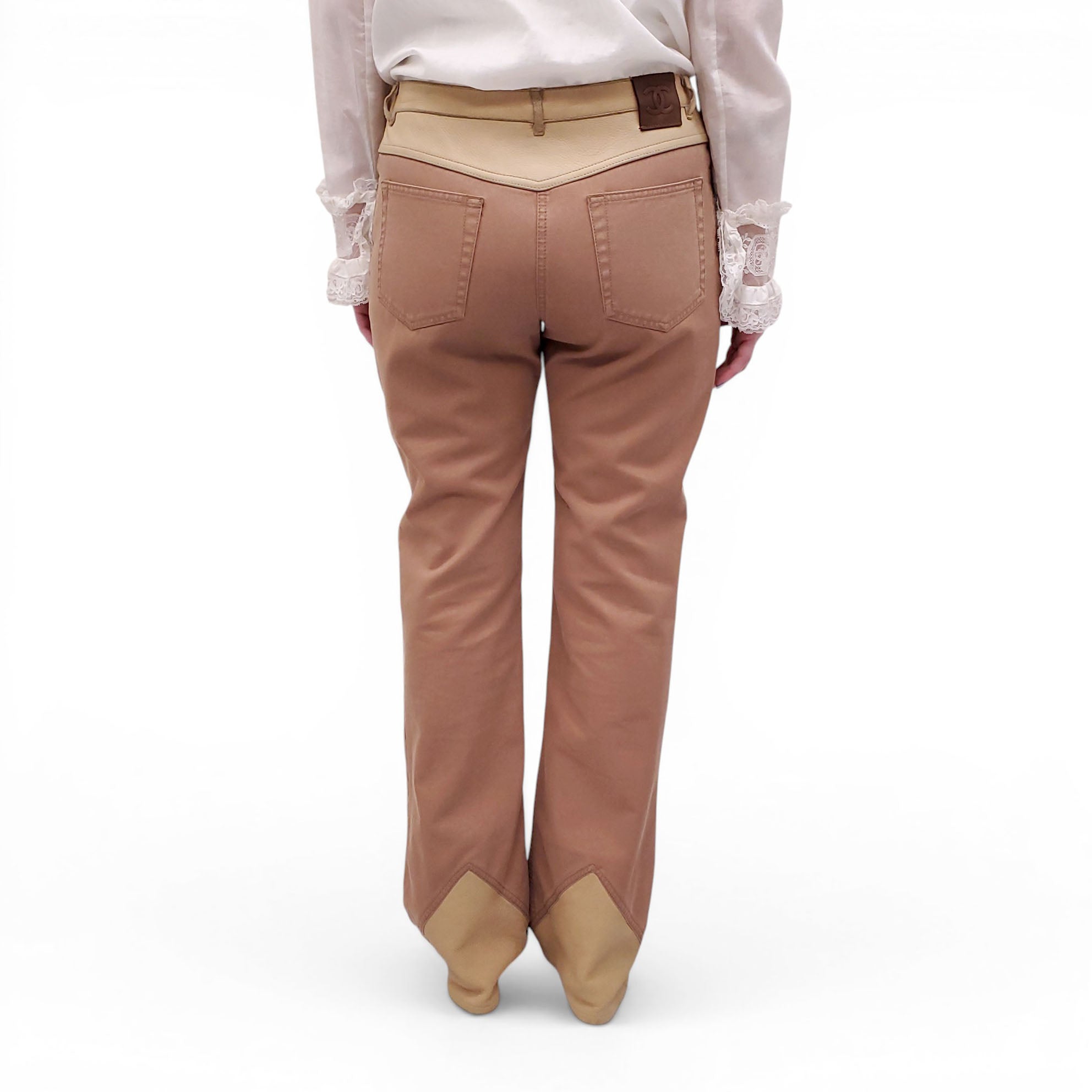 CHANEL TWO-TONED CAMEL JEANS WITH LEATHER DETAIL AND LOGO BUTTON - SIZE 40
