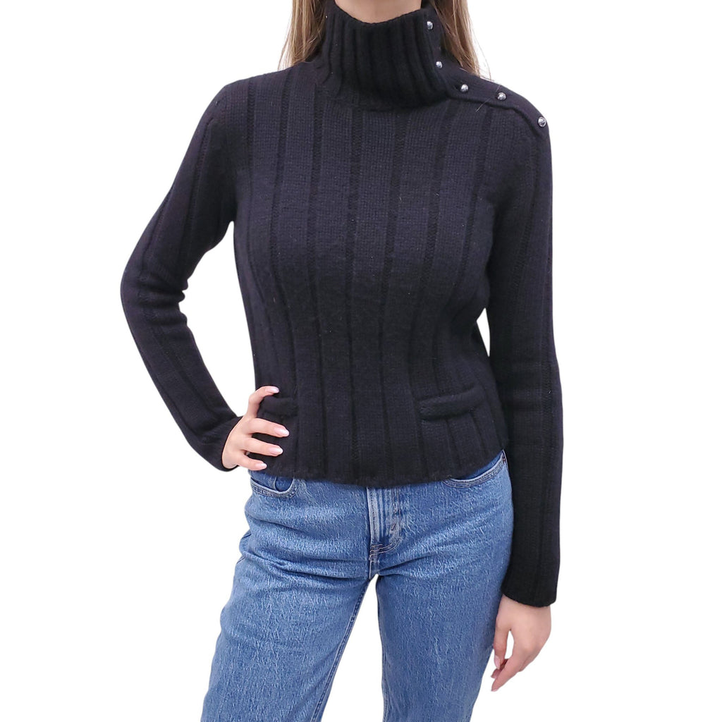 CHANEL BLACK CABLE KNIT SWEATER WITH BLACK PEARL LOGO BUTTONS - SIZE 40