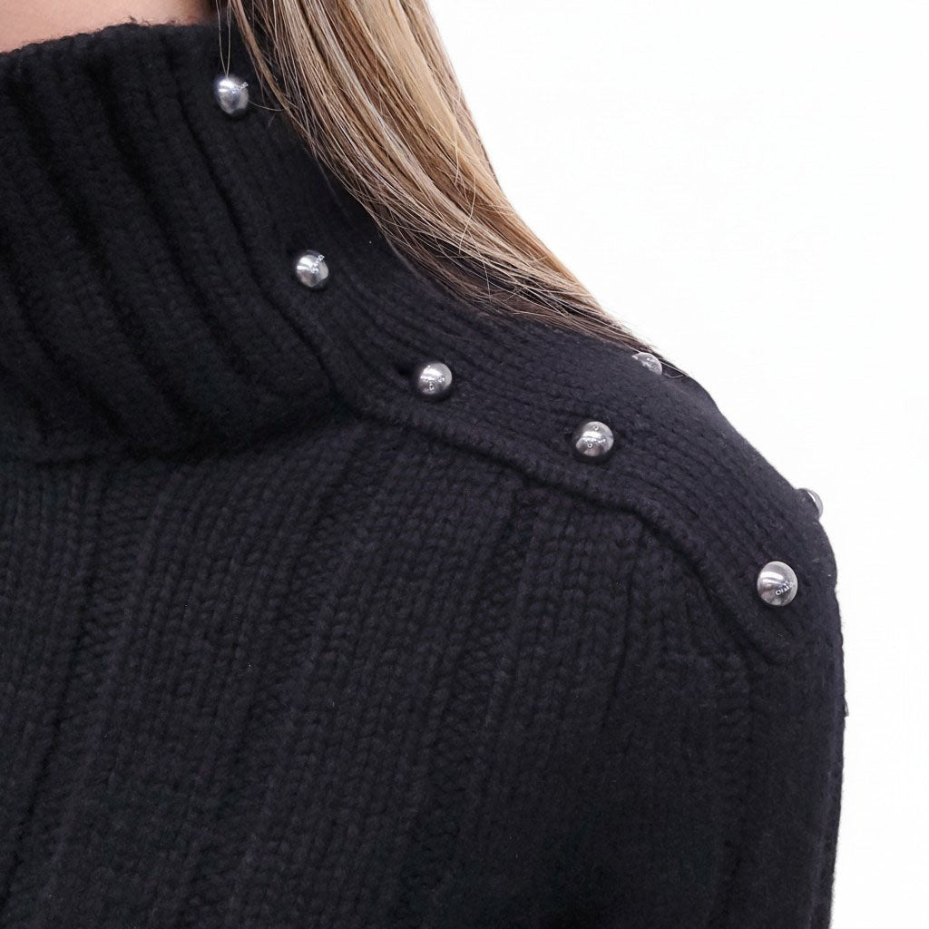 CHANEL BLACK CABLE KNIT SWEATER WITH BLACK PEARL LOGO BUTTONS - SIZE 40