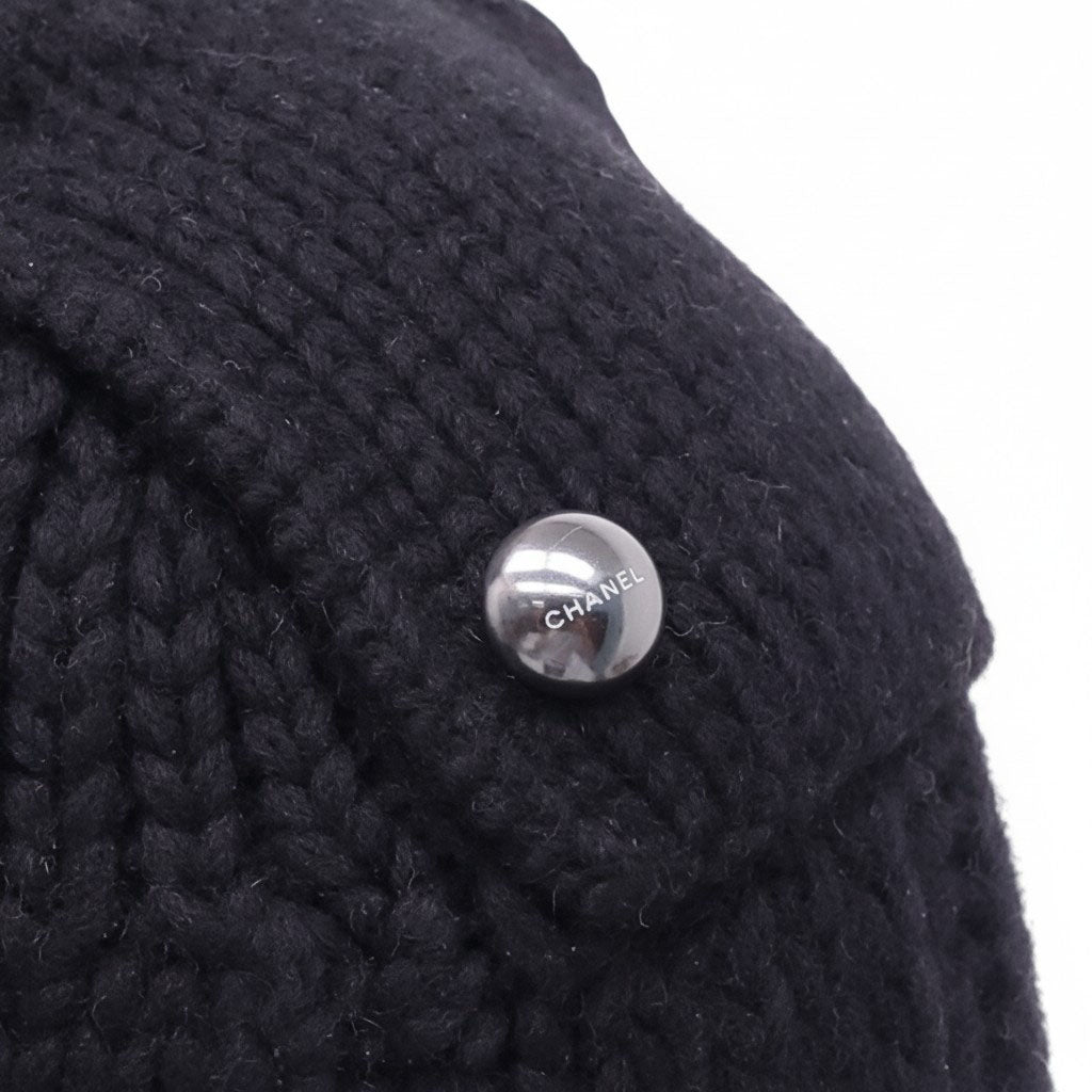 CHANEL BLACK CABLE KNIT SWEATER WITH BLACK PEARL LOGO BUTTONS - SIZE 40