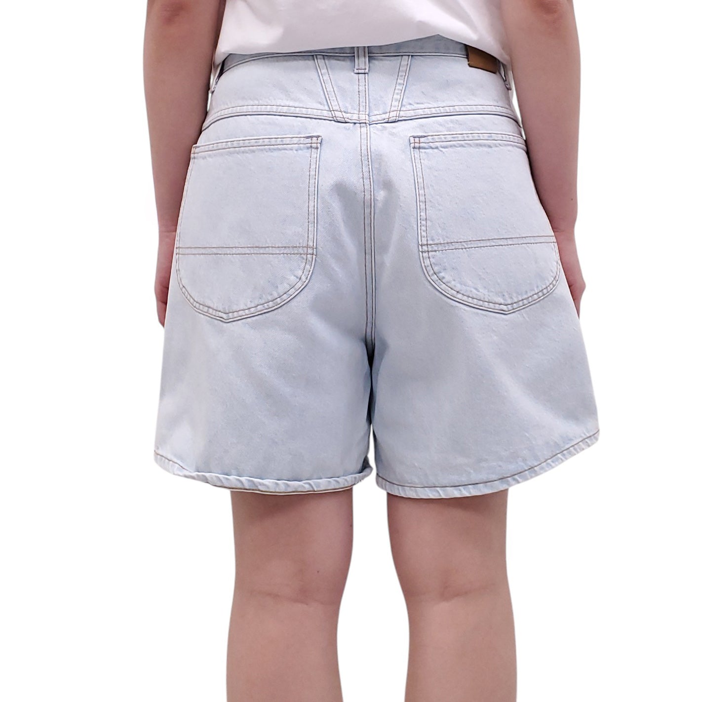 CLOSED LIGHT WASH DENIM SHORTS - SIZE 30