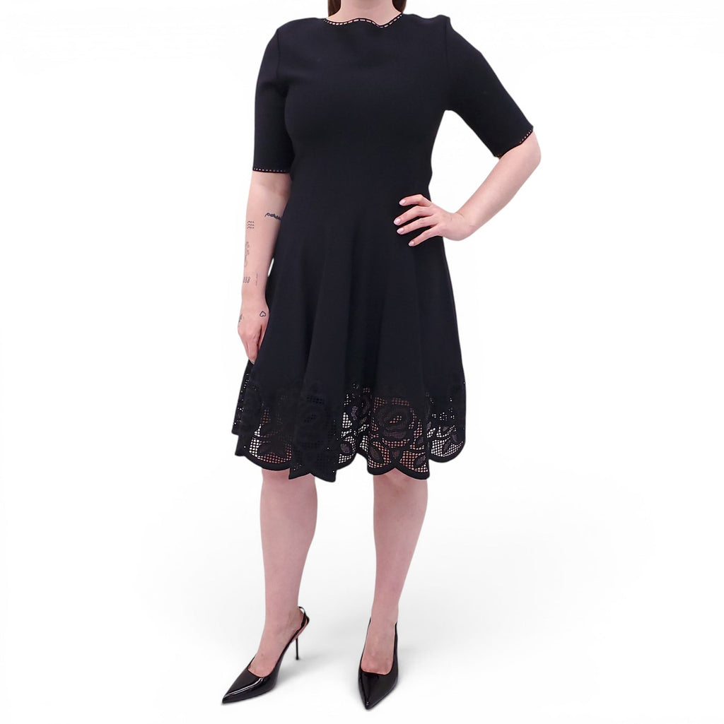 OSCAR DE LA RENTA BLACK DRESS WITH EYELET HEM DETAIL - SIZE L