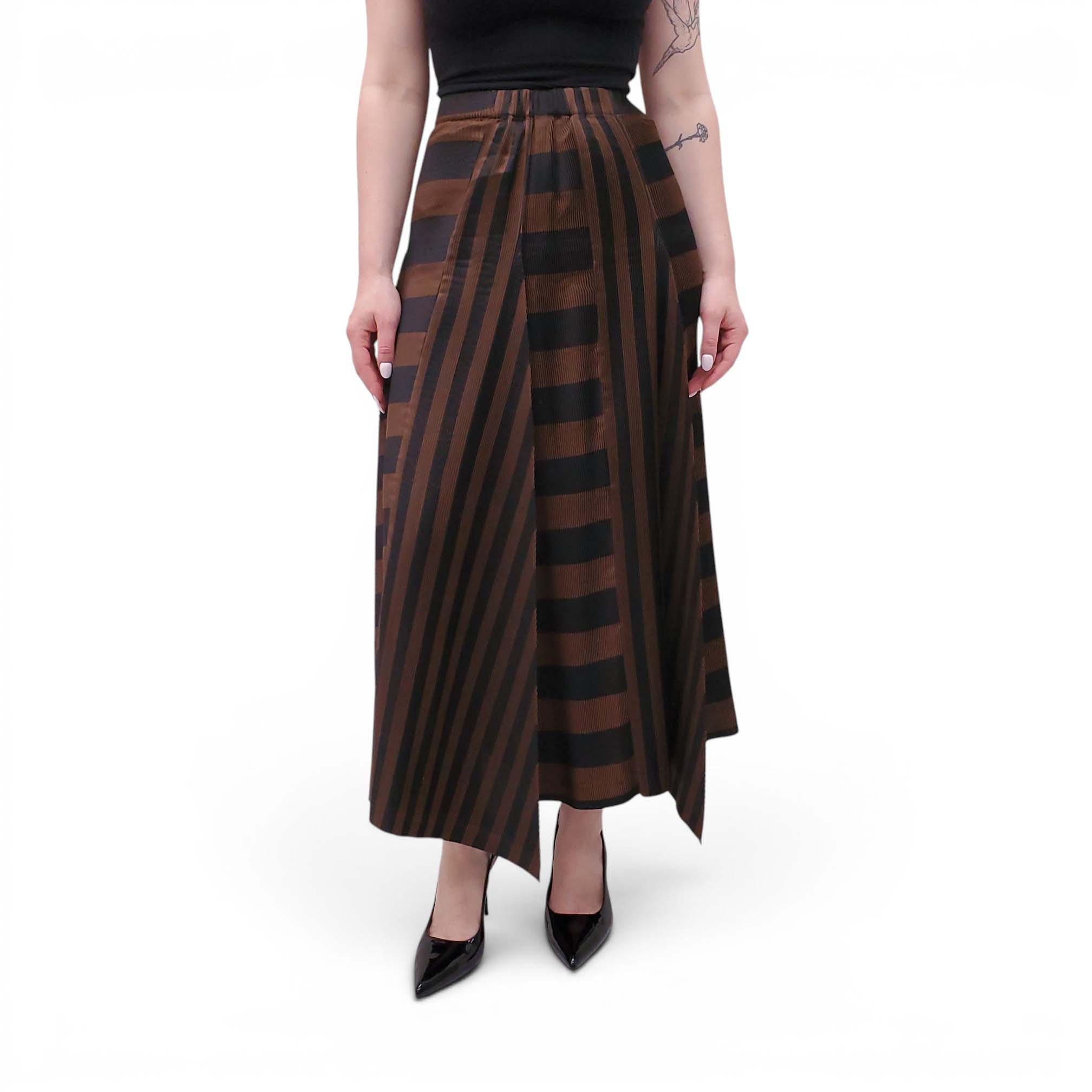 ISSEY MIYAKE BROWN AND BLACK STRIPED PLEATED SET - SIZE S/M
