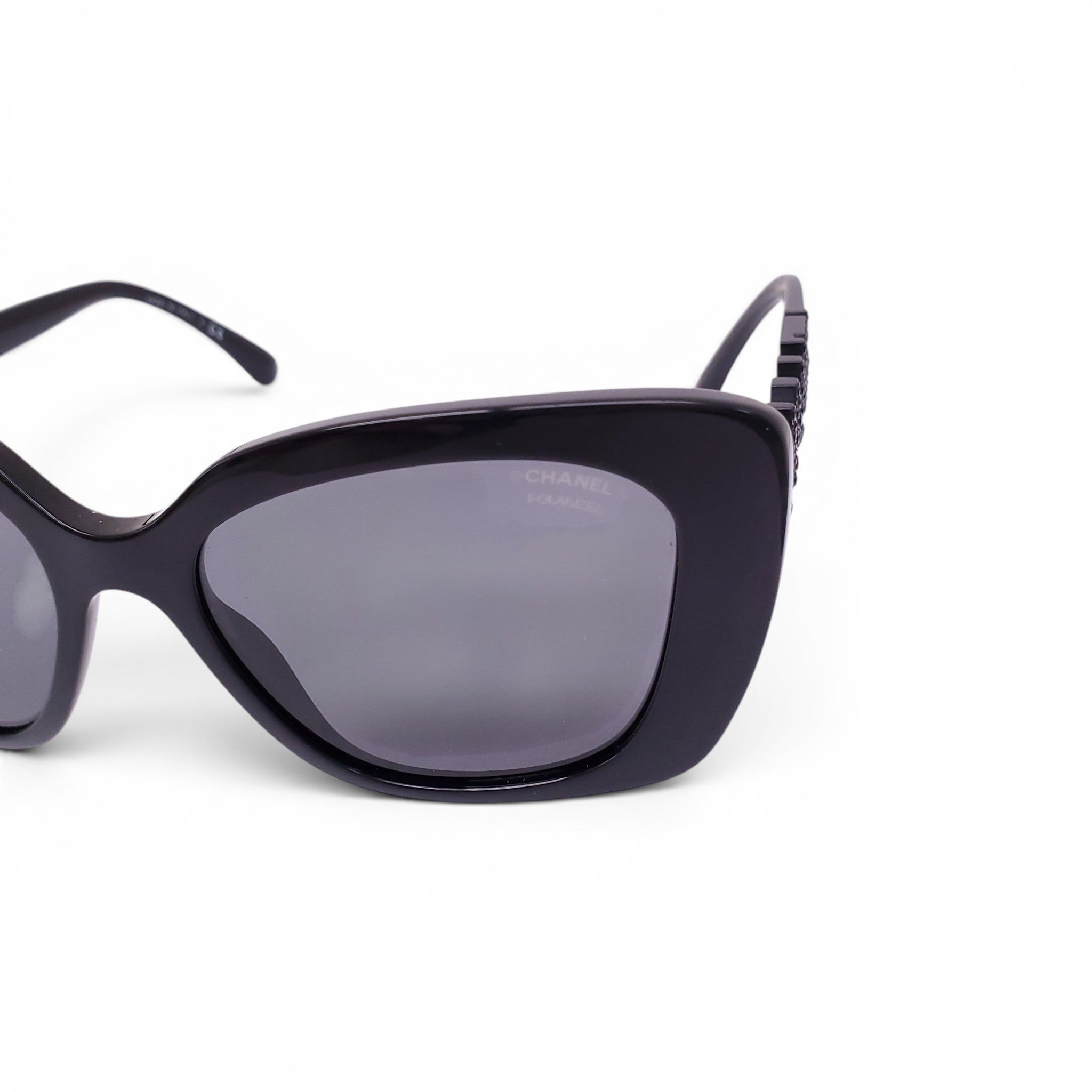 CHANEL BLACK SUNGLASSES WITH CRYSTAL LOGO DETAIL