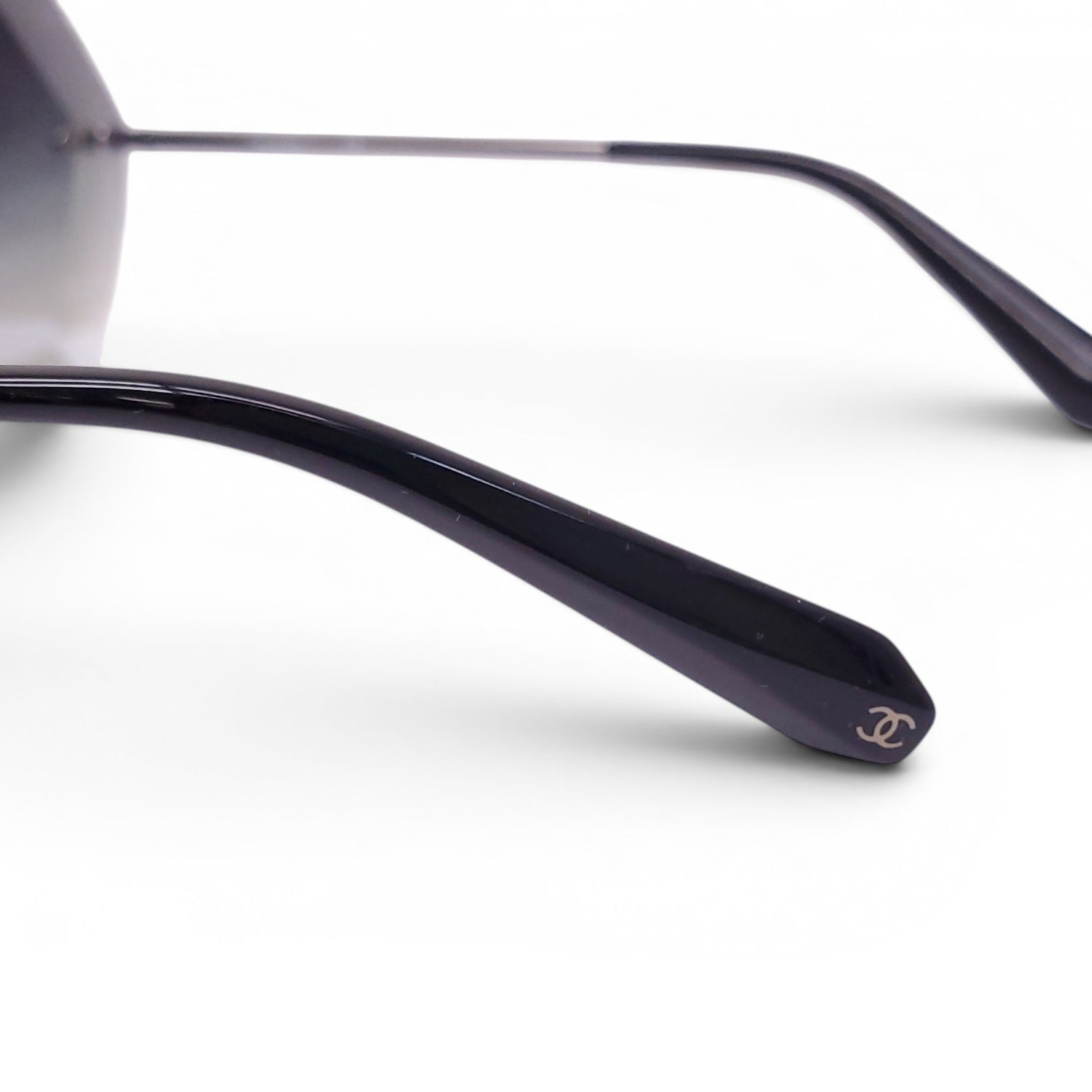 CHANEL SILVER LARGE FRAME SUNGLASSES WITH CC LOGO